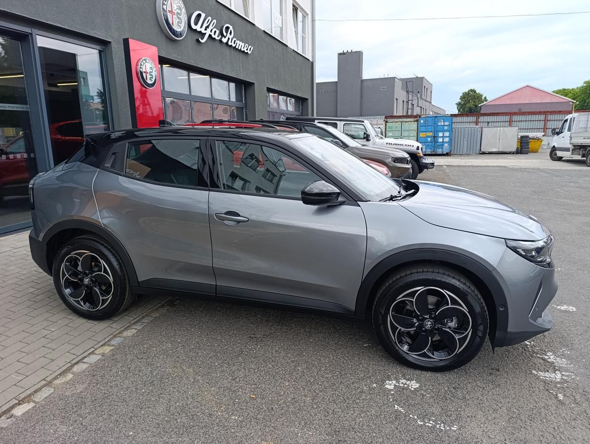 Alfa Romeo Junior, Ibrida 1,2 145k eDCT6 - fotka 6