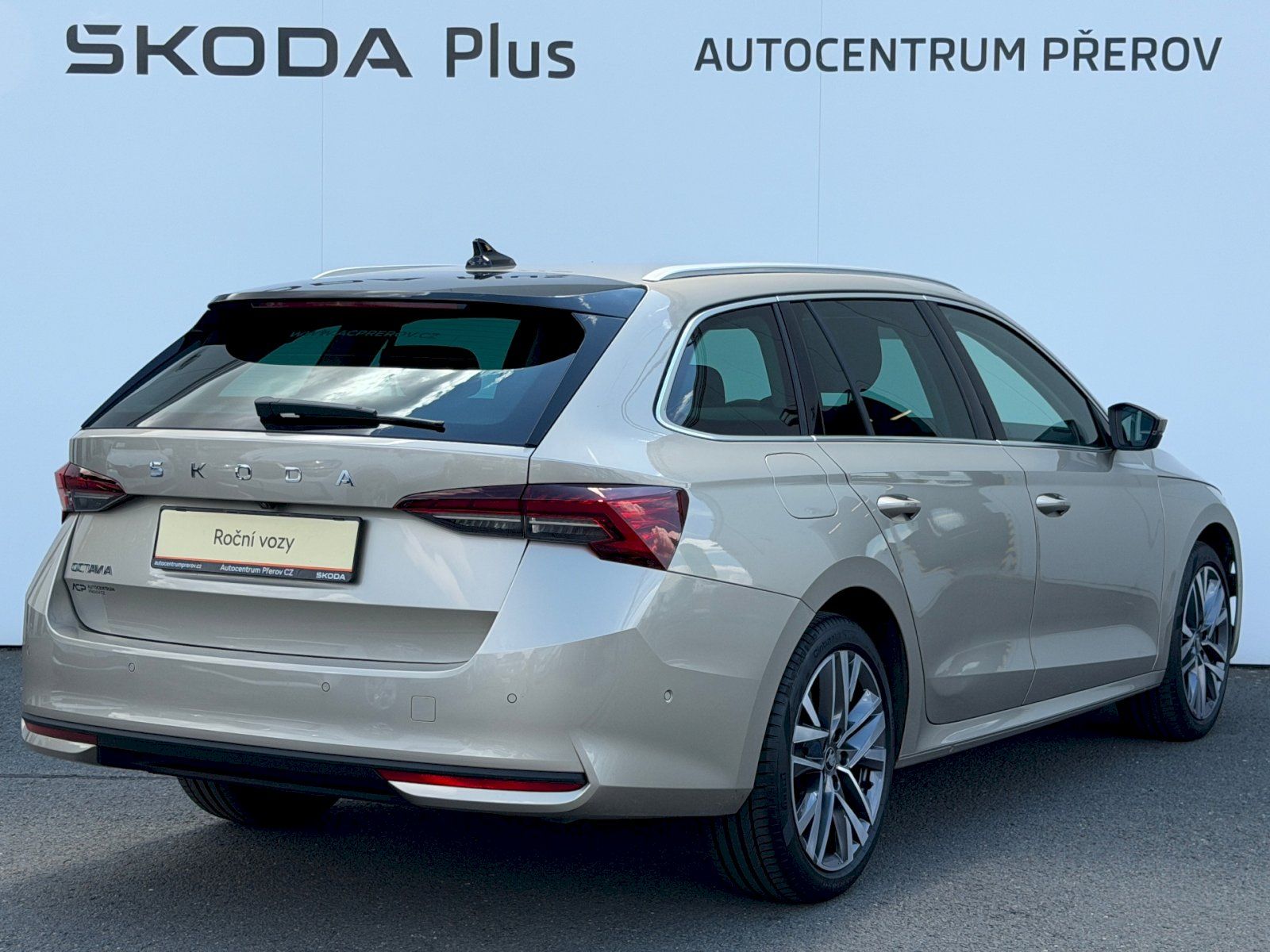 Škoda Octavia, 1.5 TSI 110kW DSG Top Selectio - fotka 2