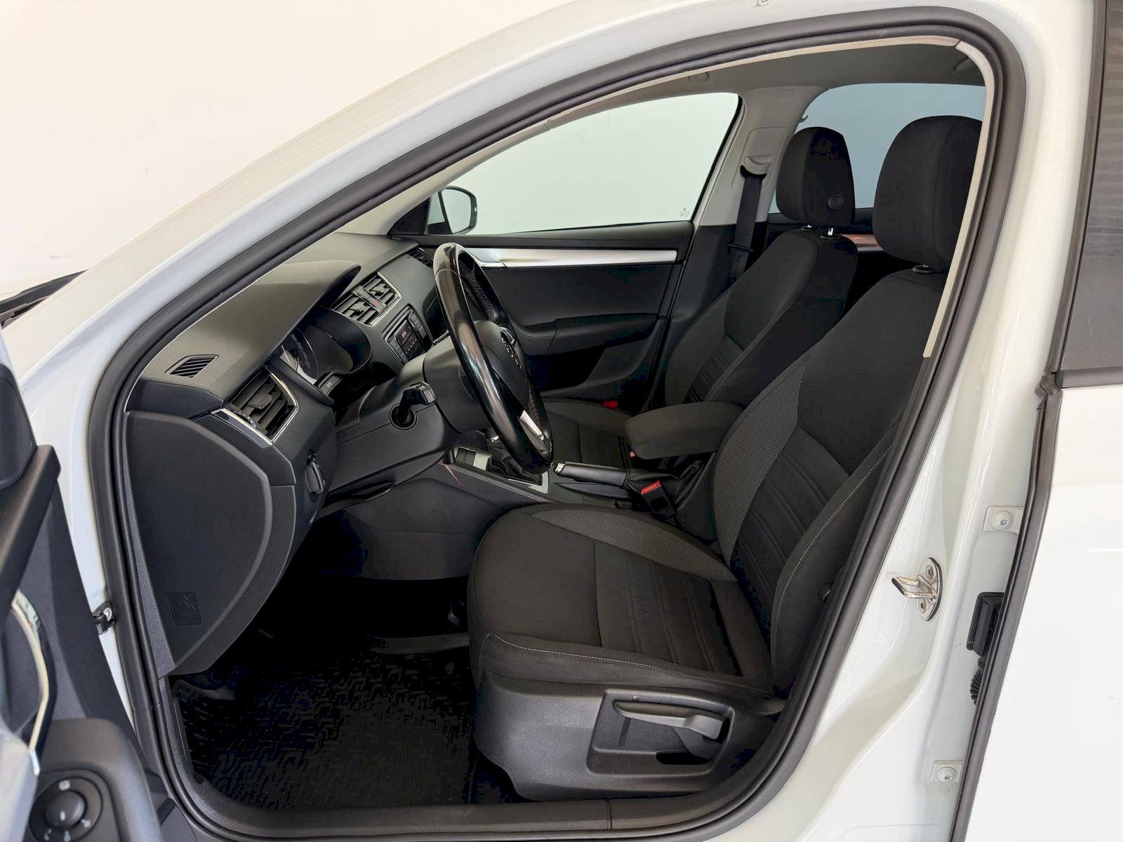Škoda Octavia, 1.6 TDI 85 kW Ambition - fotka 6
