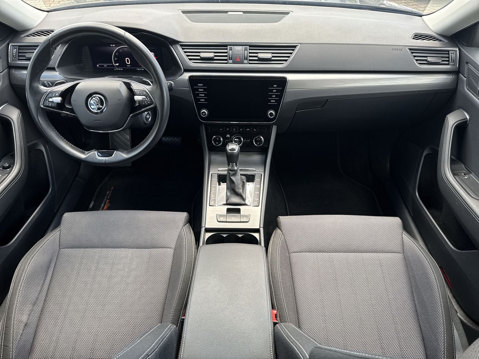 Škoda Superb, Combi 2.0 TDI DSG Style - fotka 5