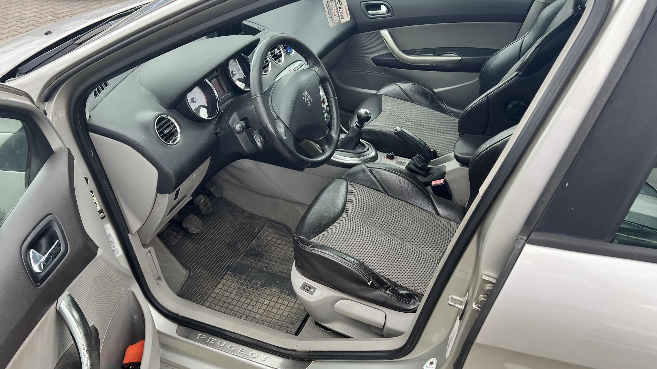 Peugeot 308, 2.0 HDi 6M/T panorama - fotka 5