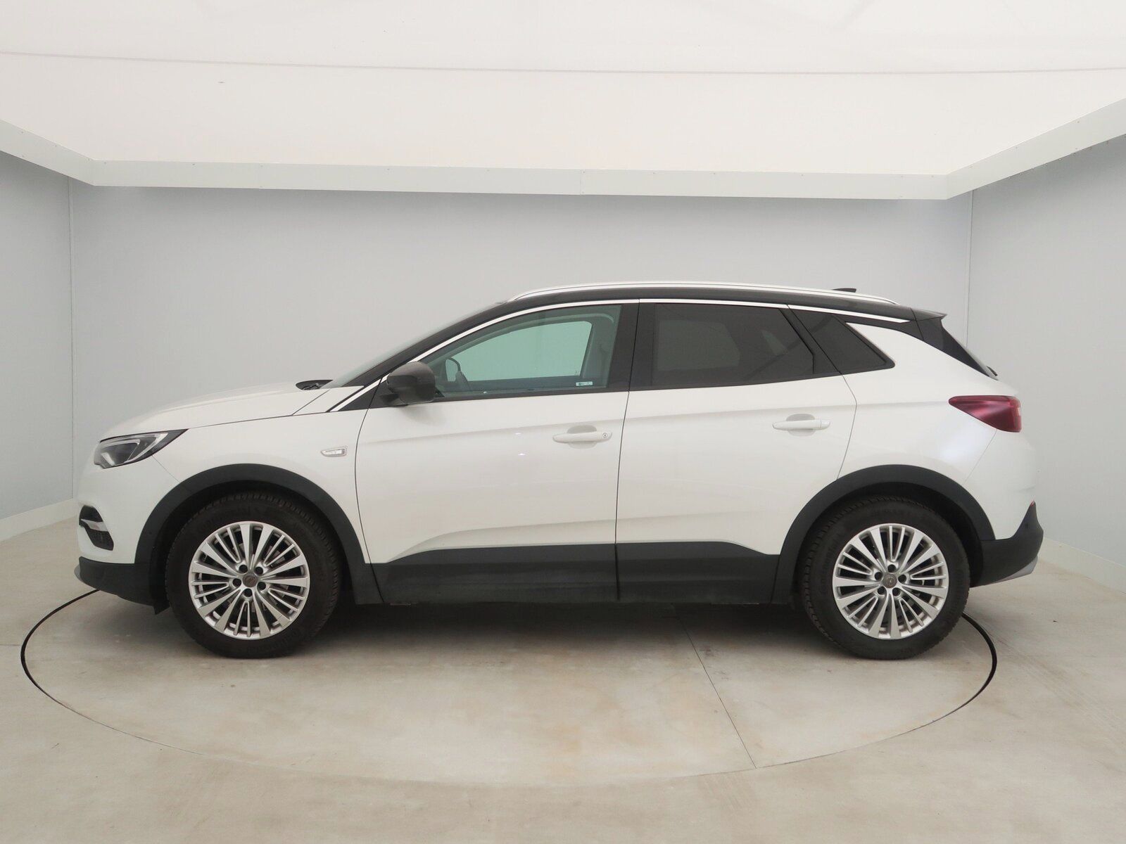 Opel Grandland X, 1.2 Turbo, ČR,1.maj - fotka 3