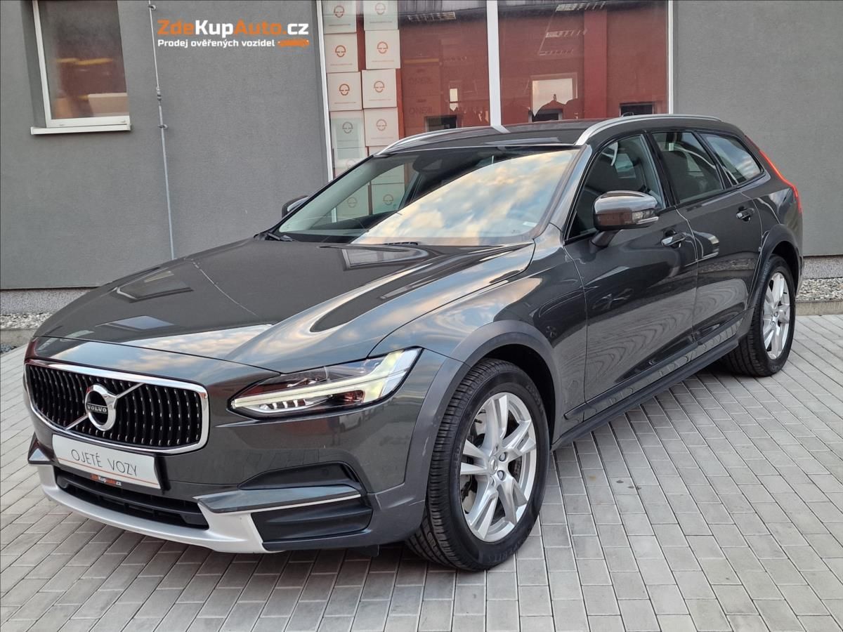 Volvo V90, D4 AWD Cross Country,ČR,1.Maj