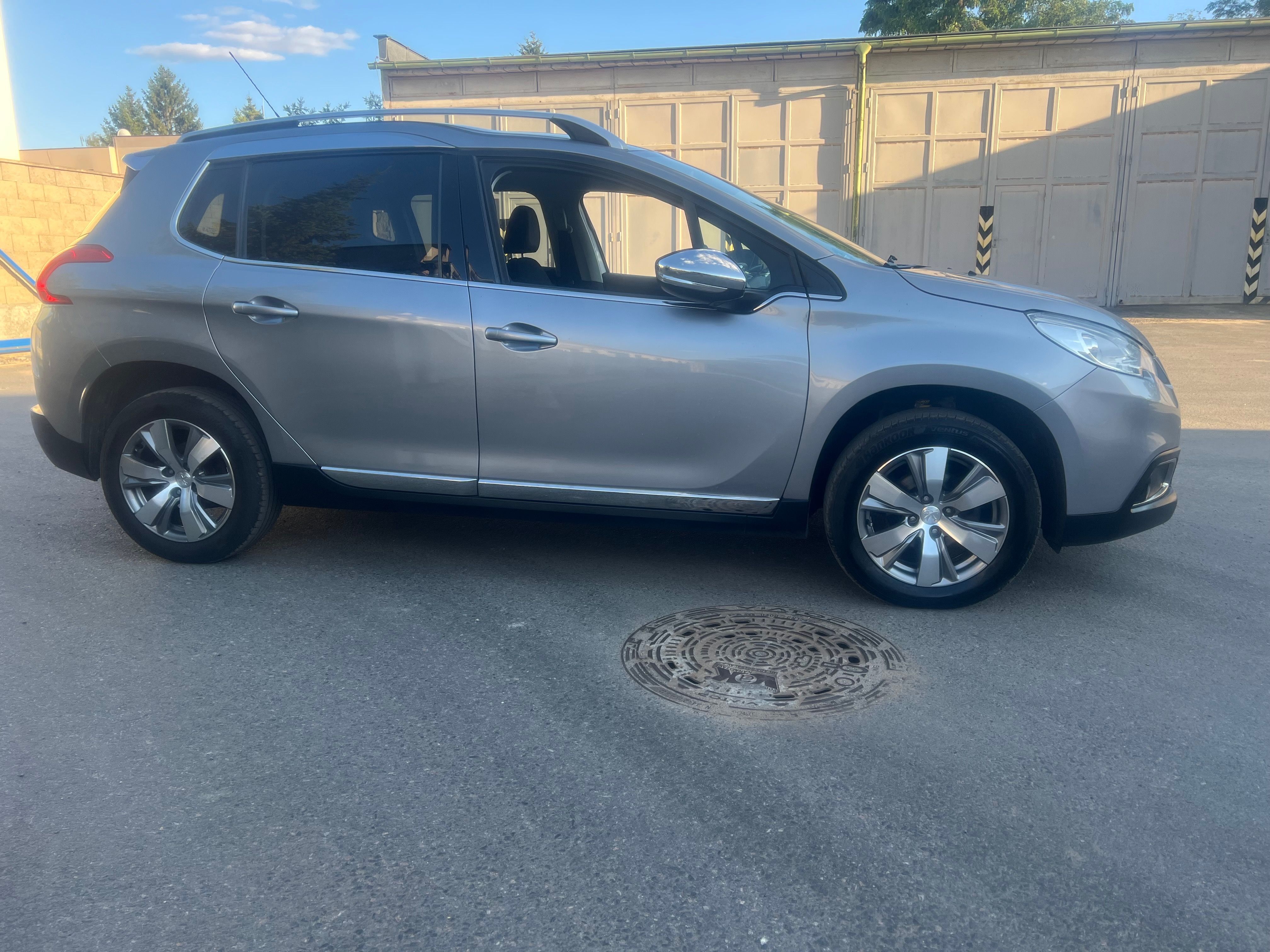Peugeot 2008, Peugeot 2008 E-HDI Navi tažné - fotka 2