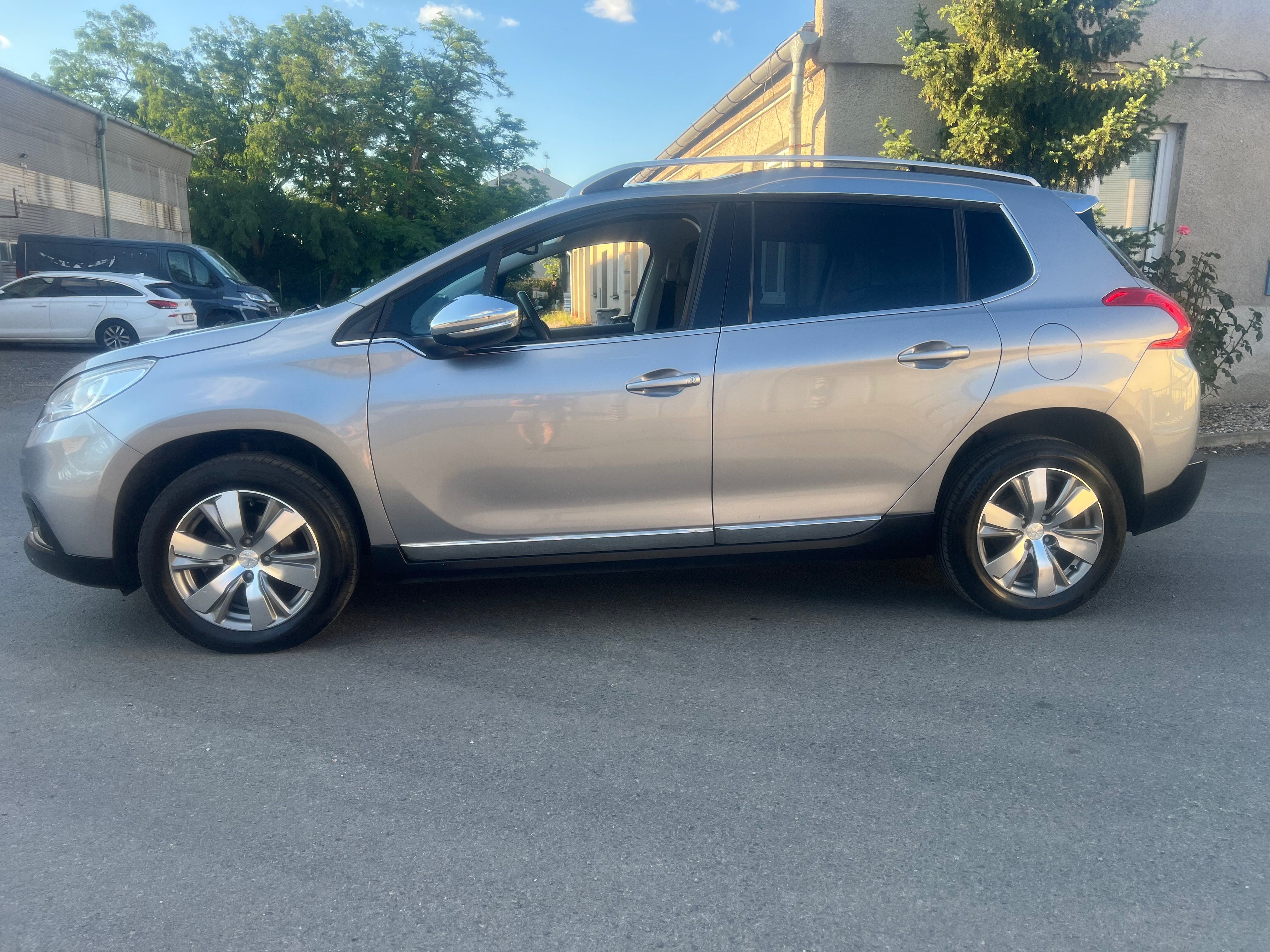Peugeot 2008, Peugeot 2008 E-HDI Navi tažné - fotka 6