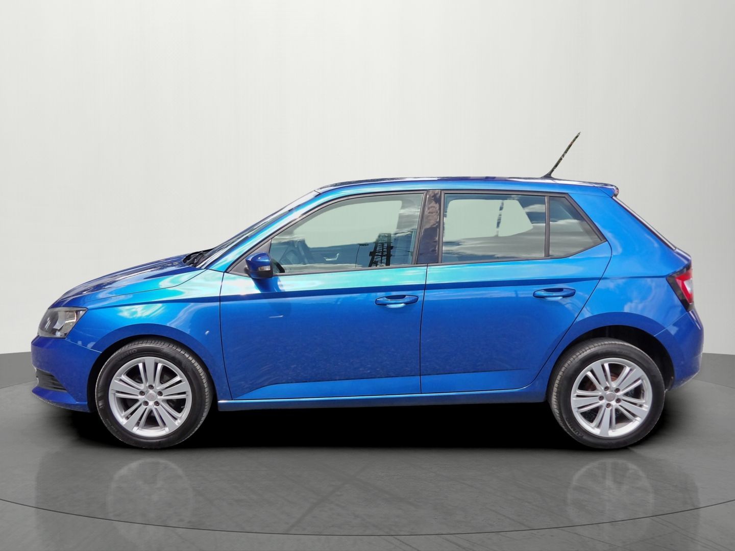 Škoda Fabia, 1.0MPi Ambition Alu Tempomat - fotka 2