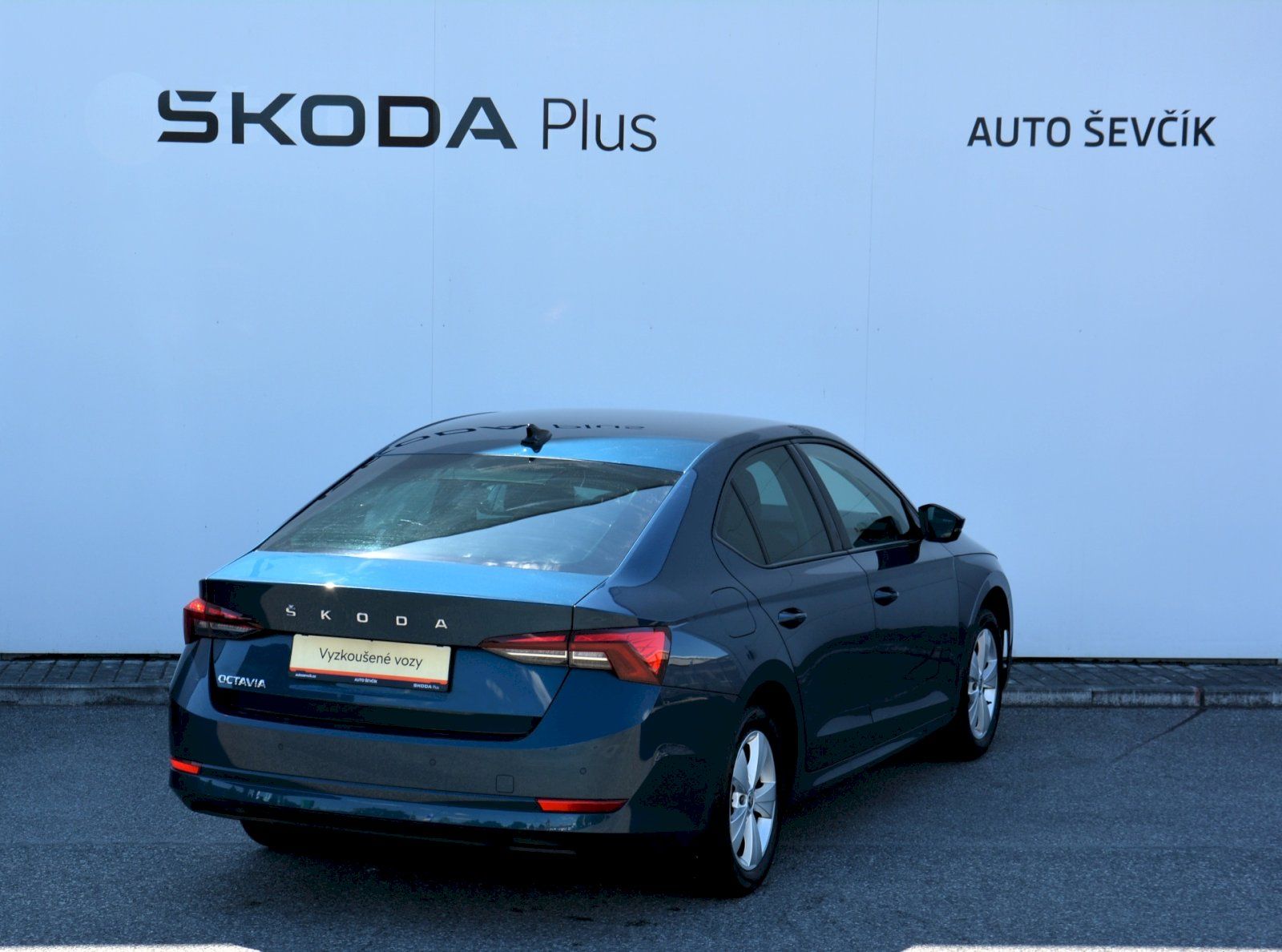 Škoda Octavia, 1.5 TSI Ambition PLUS - fotka 2