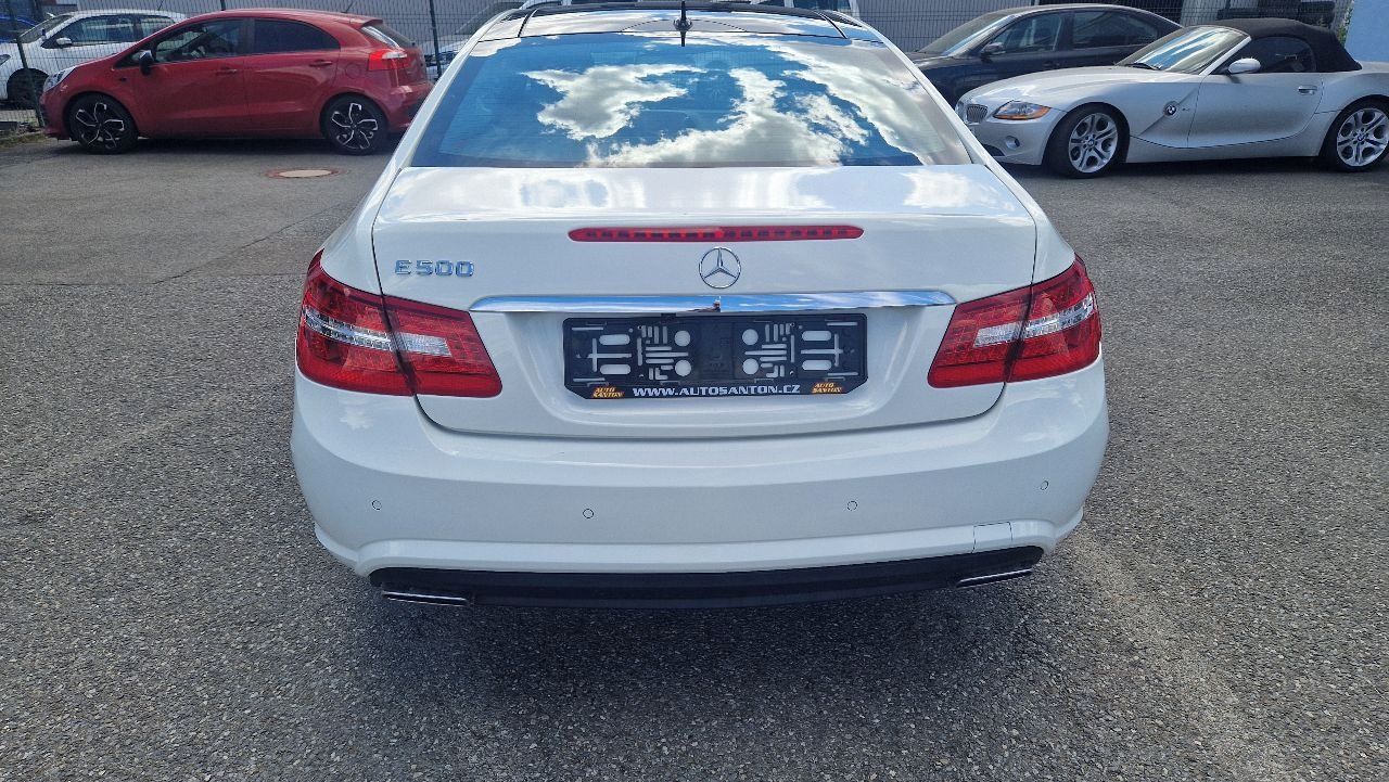 Mercedes-Benz Třídy E, E 500 Avantgarde AMG - fotka 5