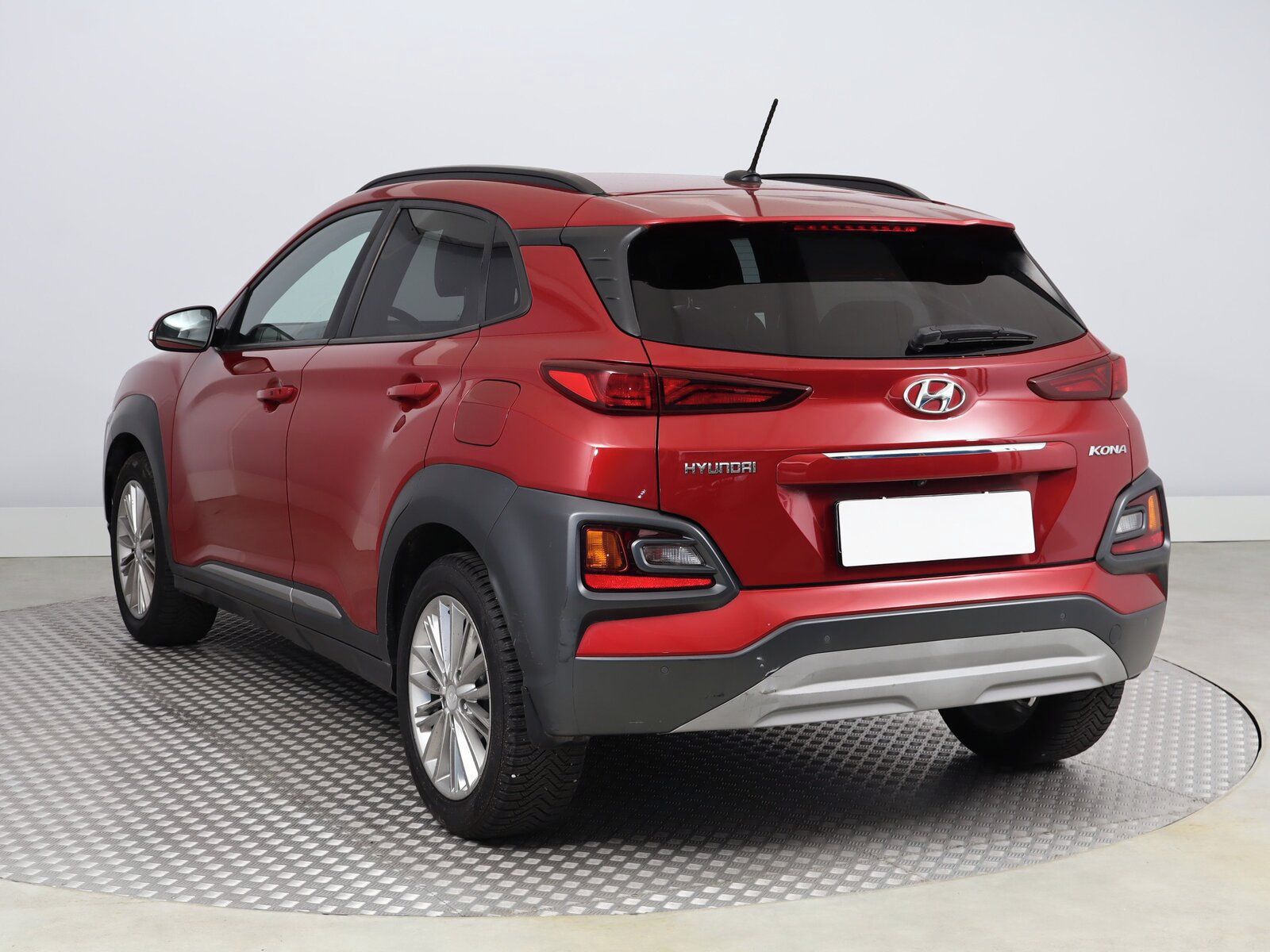 Hyundai Kona, 1.0 T-GDI, Kůže - fotka 4