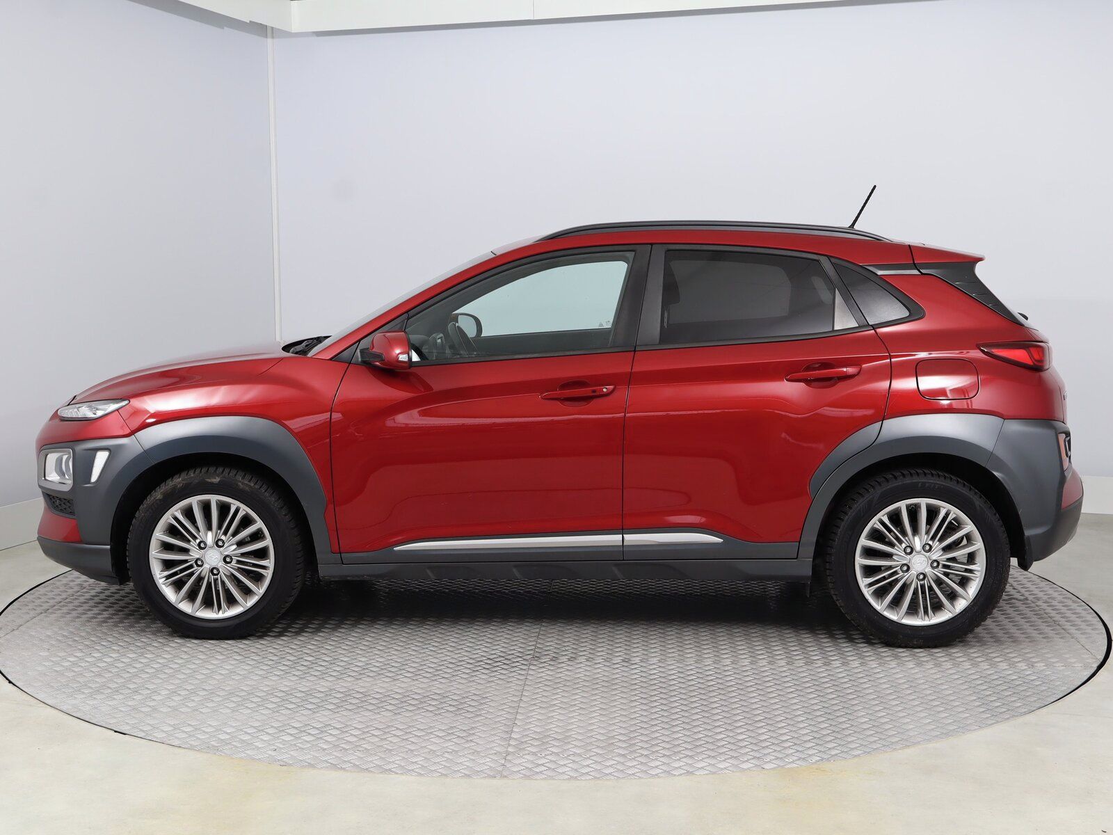 Hyundai Kona, 1.0 T-GDI, Kůže - fotka 3