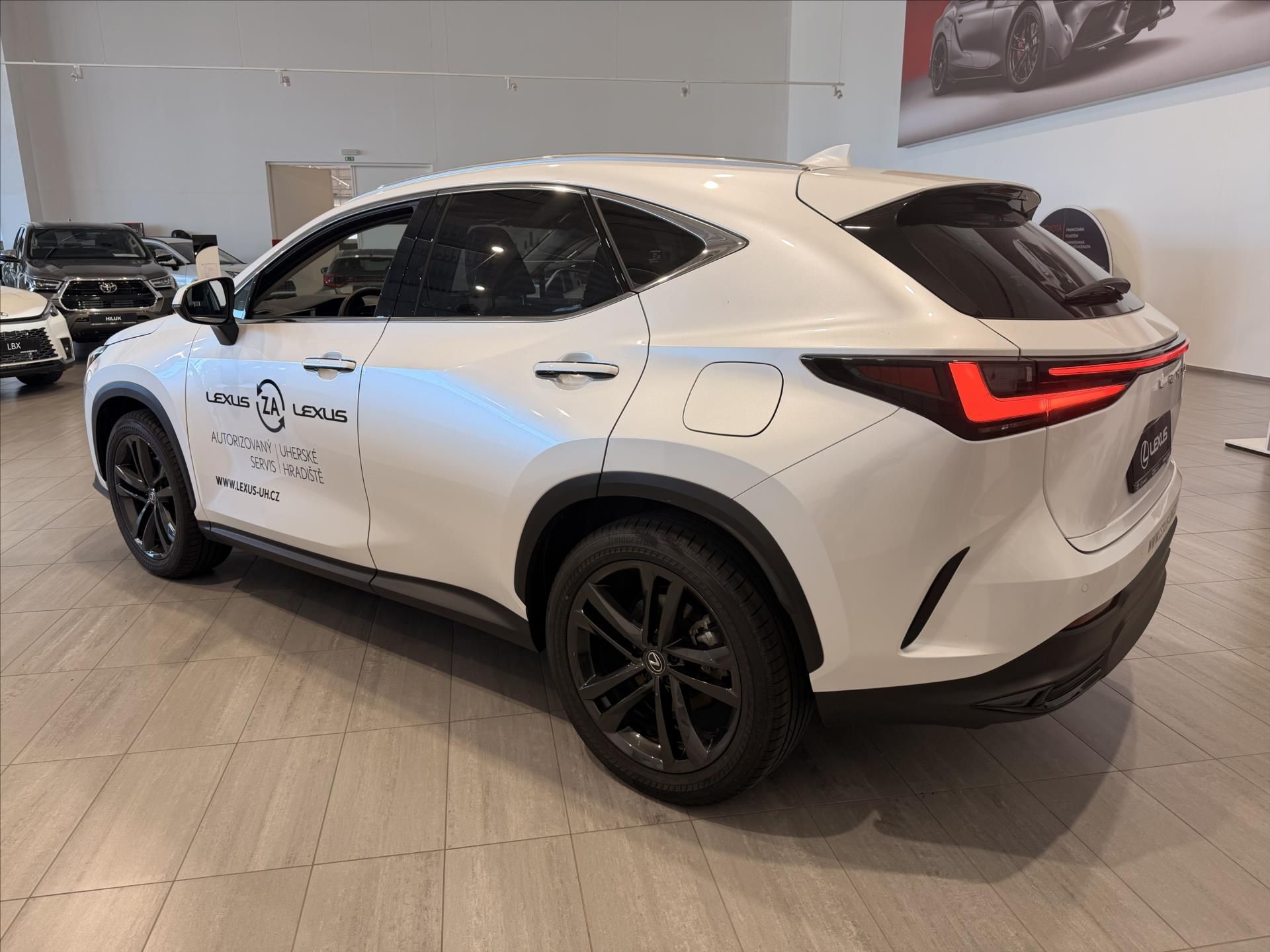 Lexus NX 350h, 2,5 Executive Top  NX - fotka 2