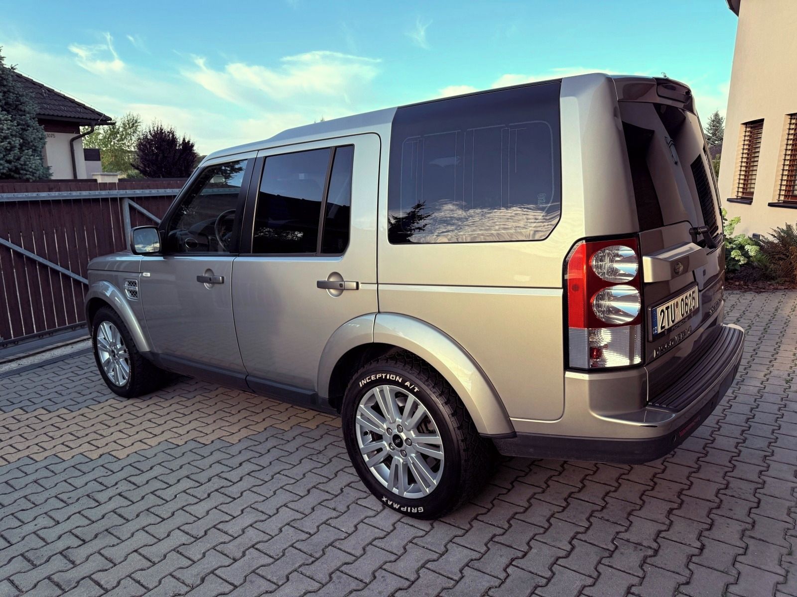 Land Rover Discovery, 3.0 TDV6 orig. bez DPF HSE - fotka 4