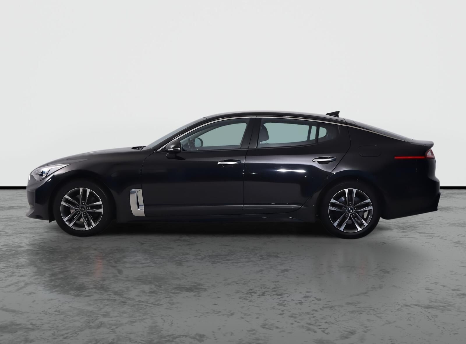 Kia Stinger, 2.2 CRDi, Automat, Serv.kniha - fotka 3
