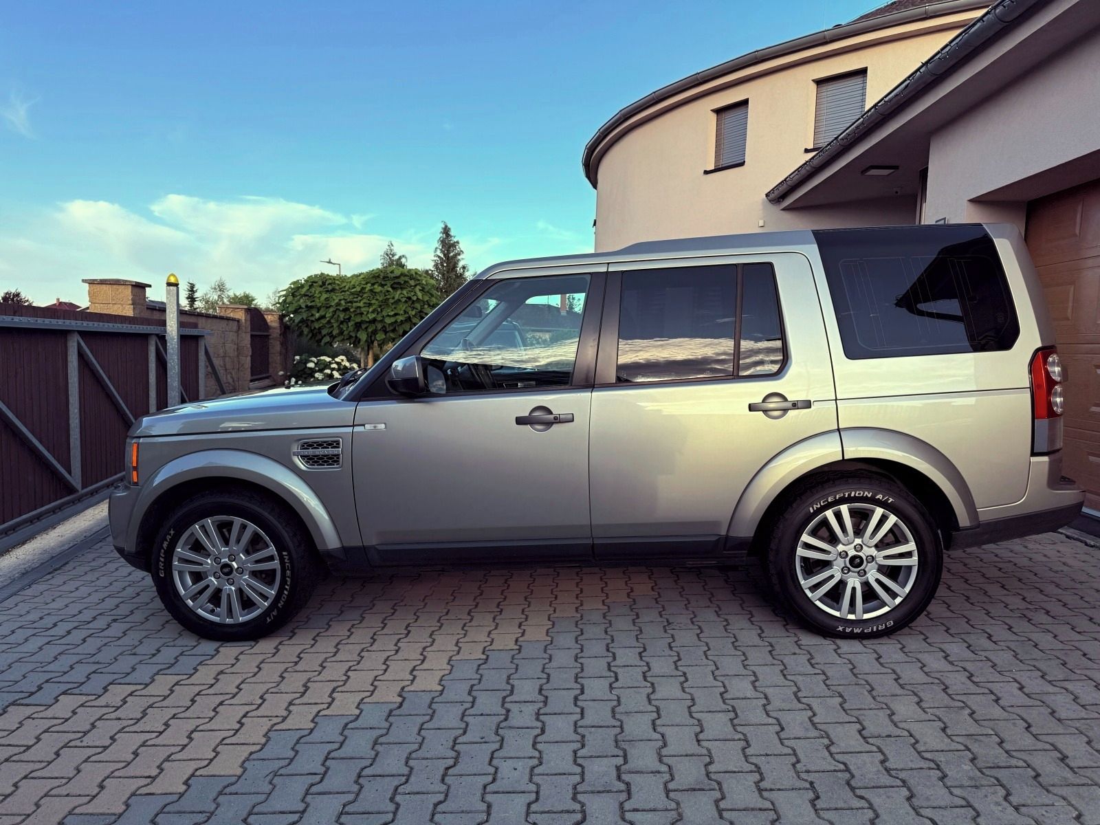 Land Rover Discovery, 3.0 TDV6 orig. bez DPF HSE - fotka 3