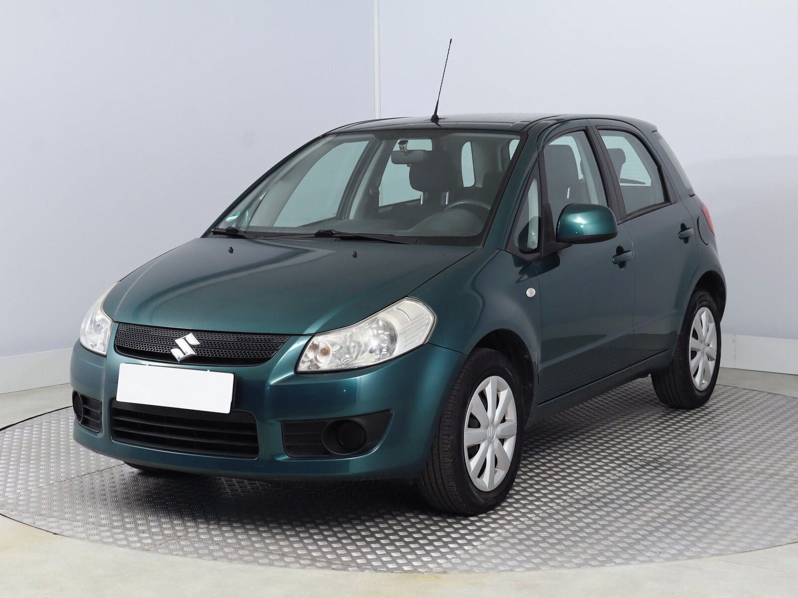 Suzuki SX4, 1.5 i, Klima - fotka 2