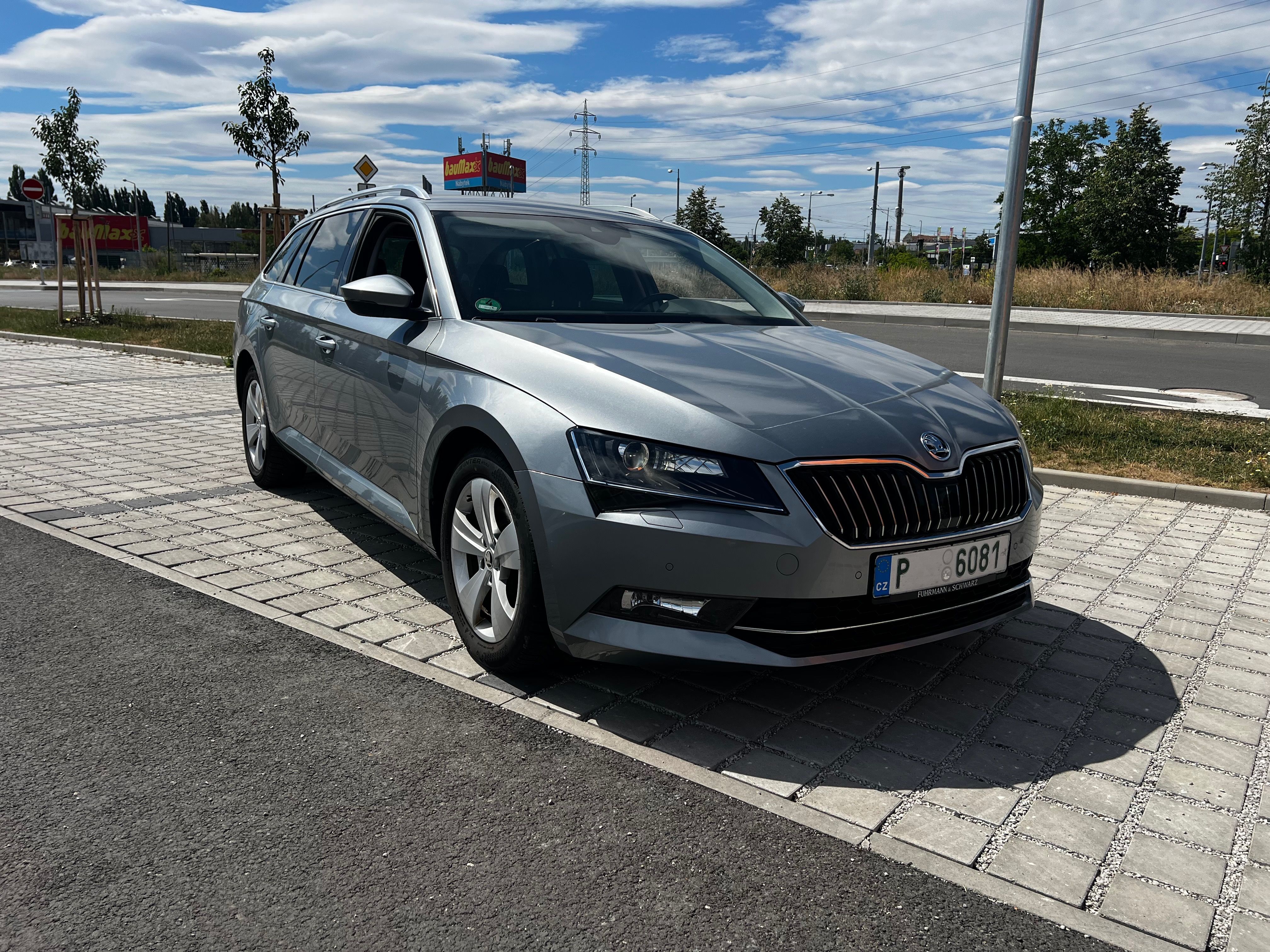 Škoda Superb, 140kw 4x4 DSG - fotka 2