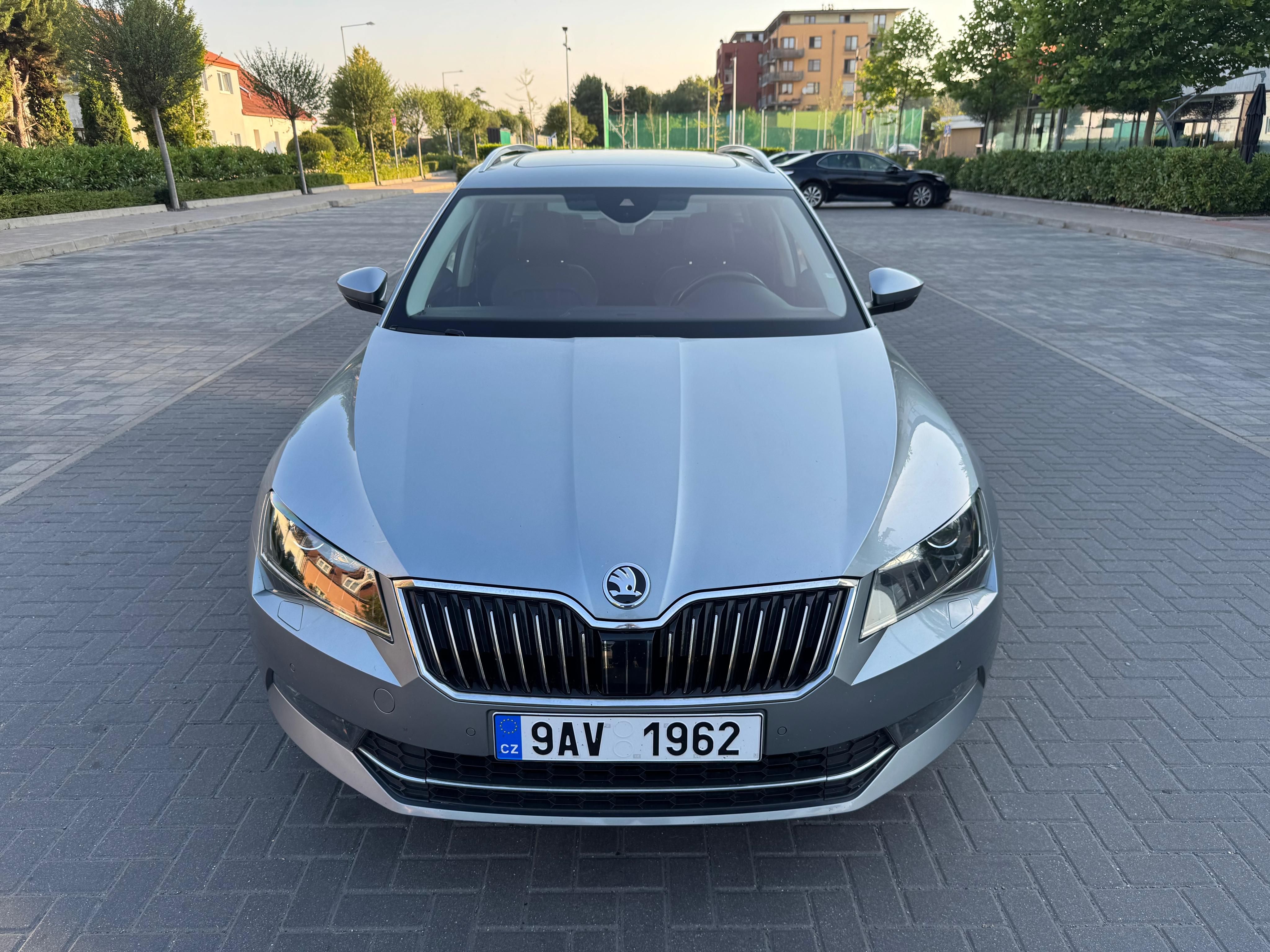 Škoda Superb, 2.0 TDI 140kW 4x4 L&K Webasto - fotka 6