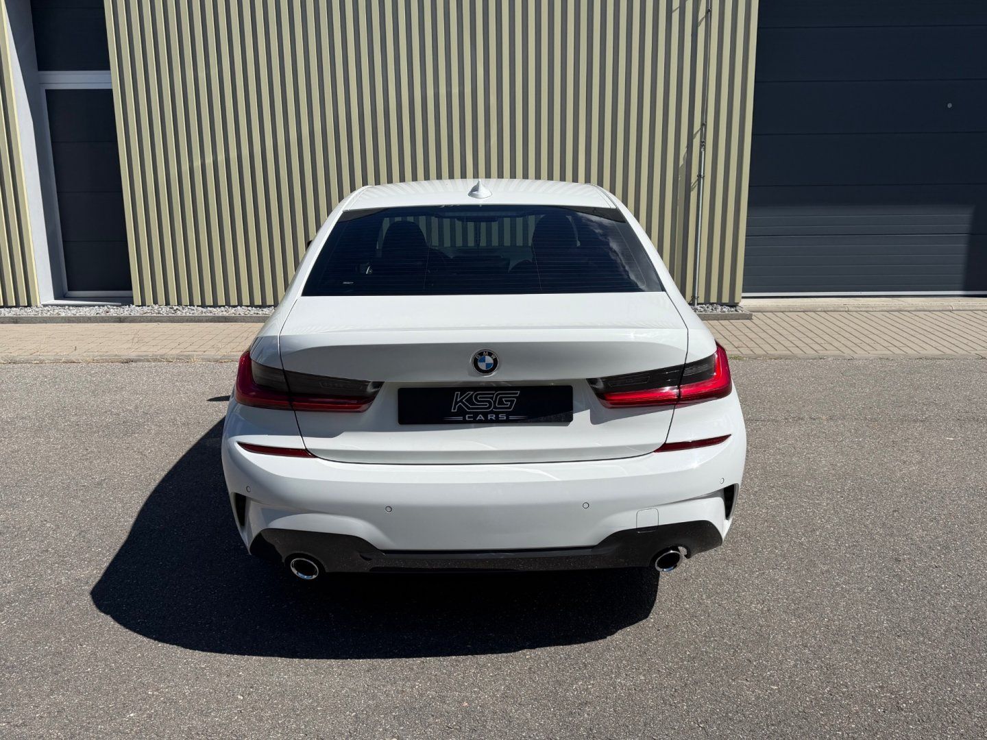 BMW Řada 3, 320d x-Drive 140kW M-Sport! - fotka 6