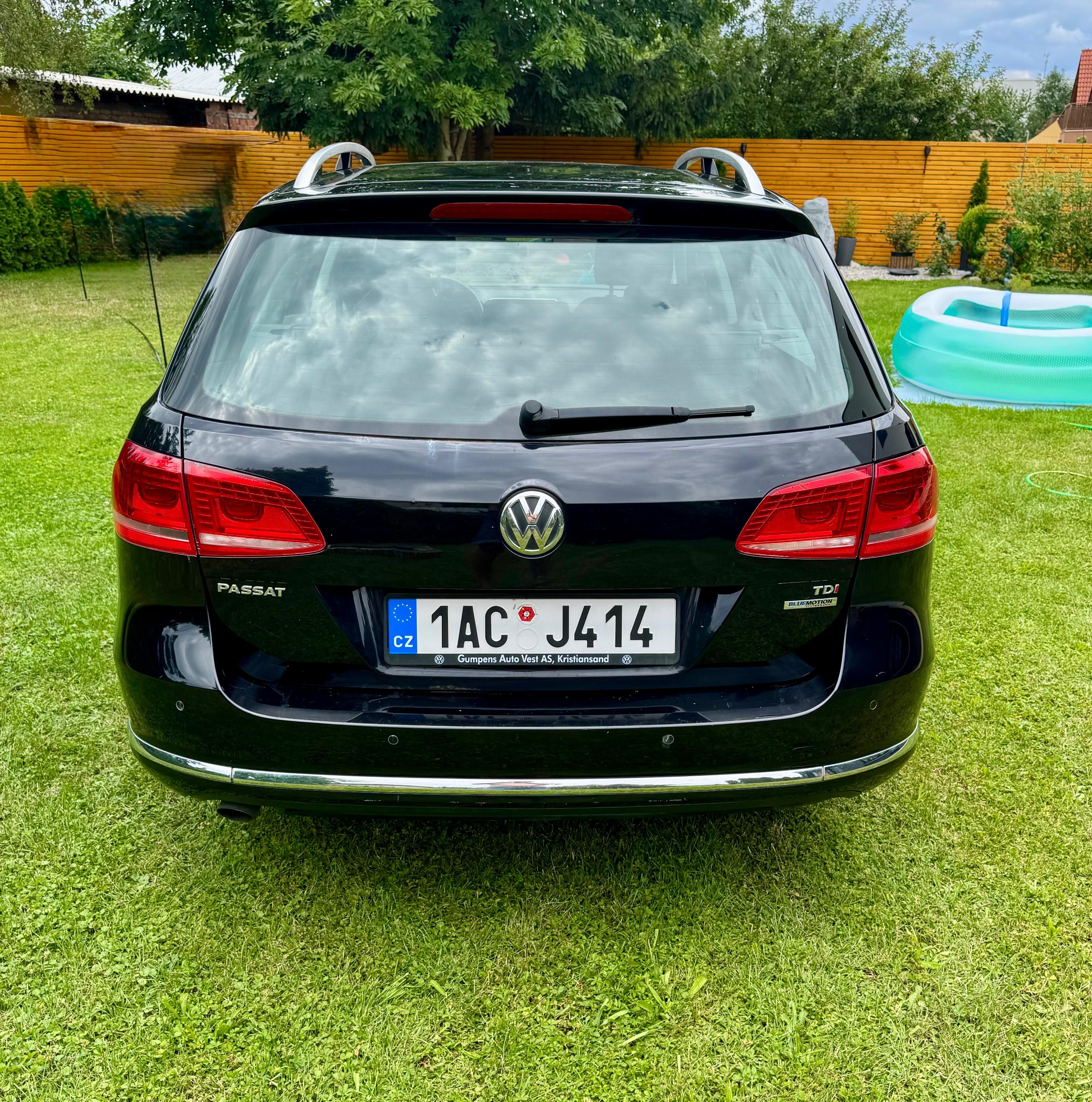 Volkswagen Passat, 1.6 TDi servisovano - fotka 6