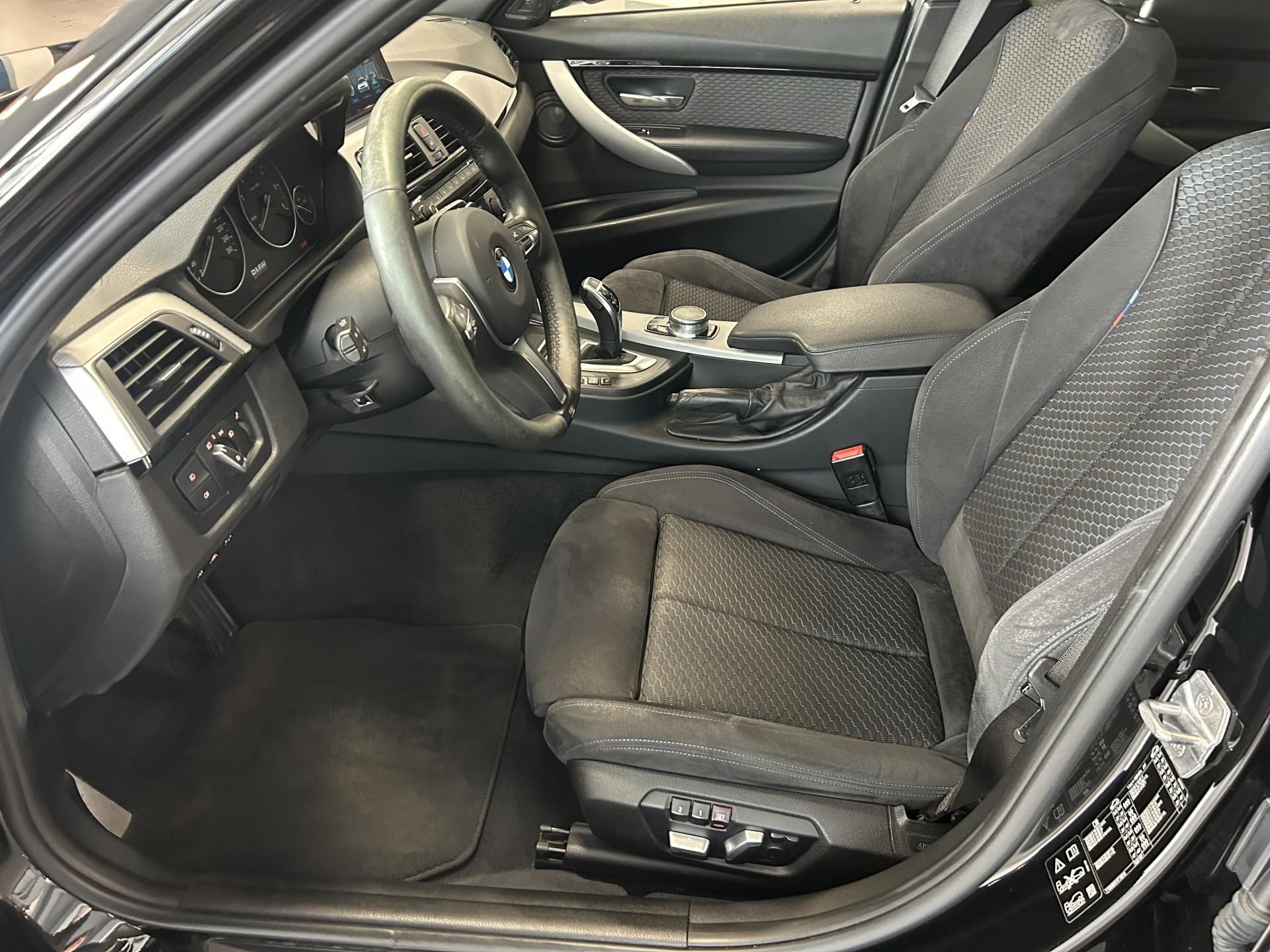 BMW Řada 3, 320d xDrive M SPORT HUD LED - fotka 5