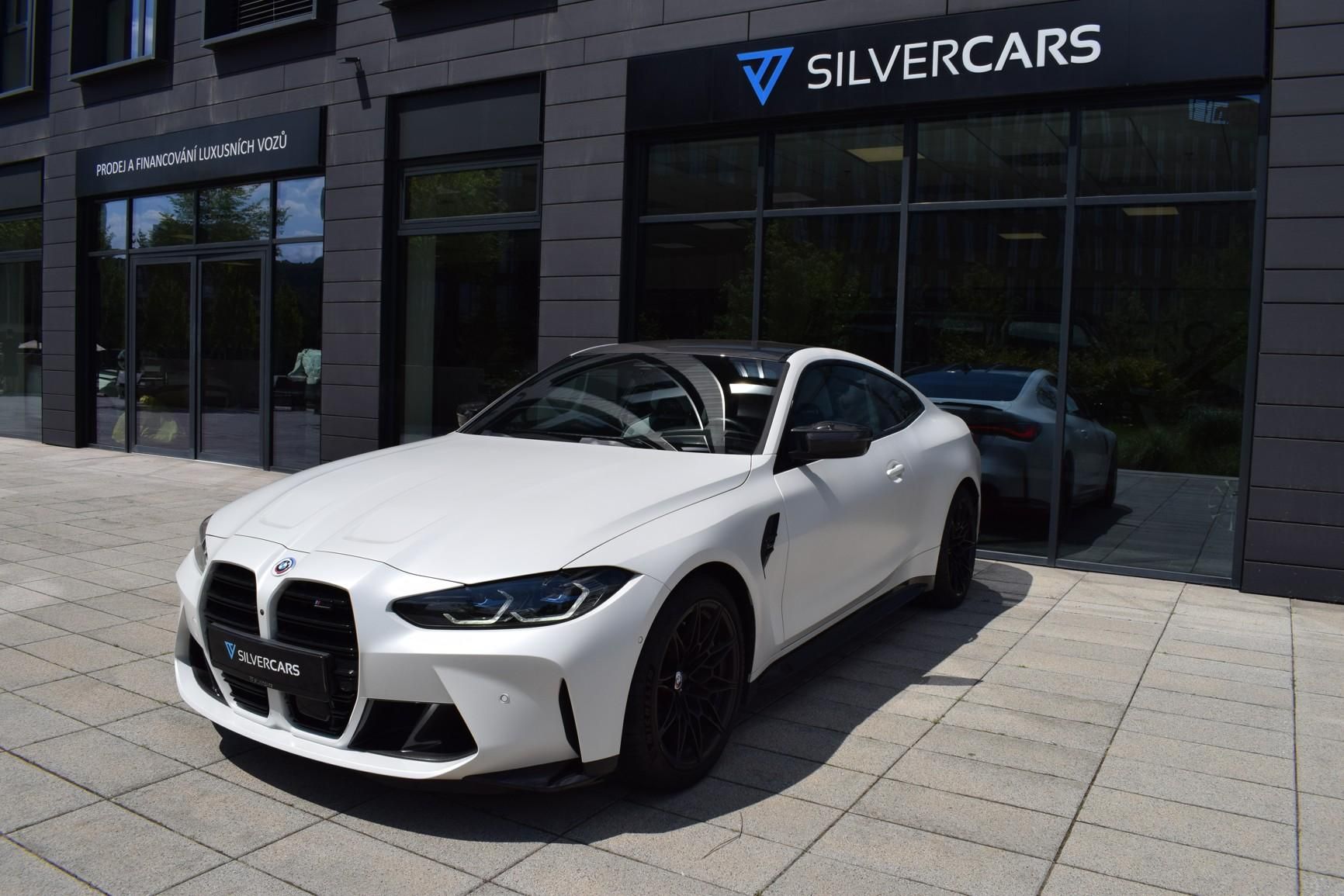 BMW M4, Competition/Carbon/MatBílá