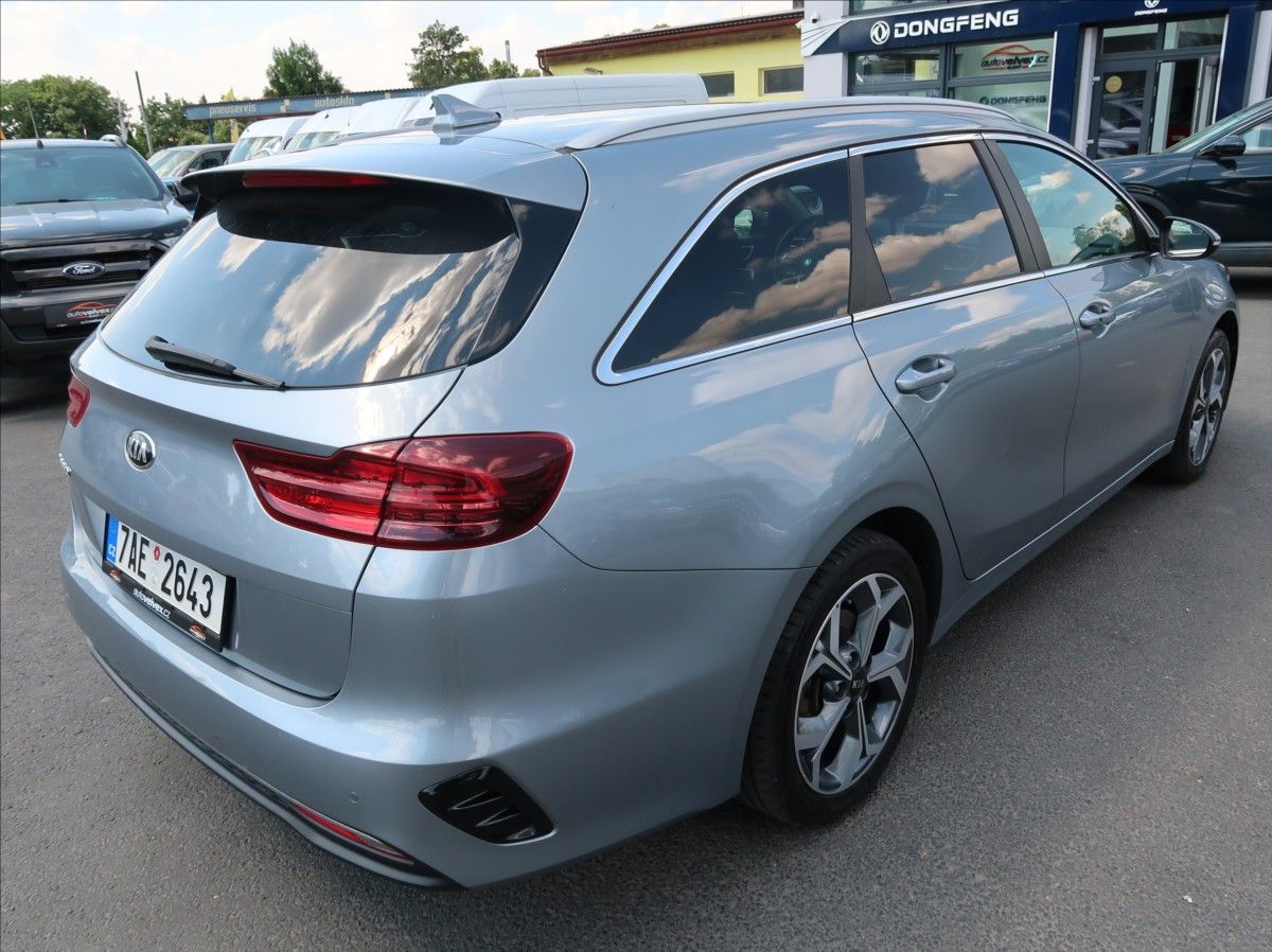 Kia Cee´d, 1,6 CRDi,100kW,Exclusive,ČR - fotka 3