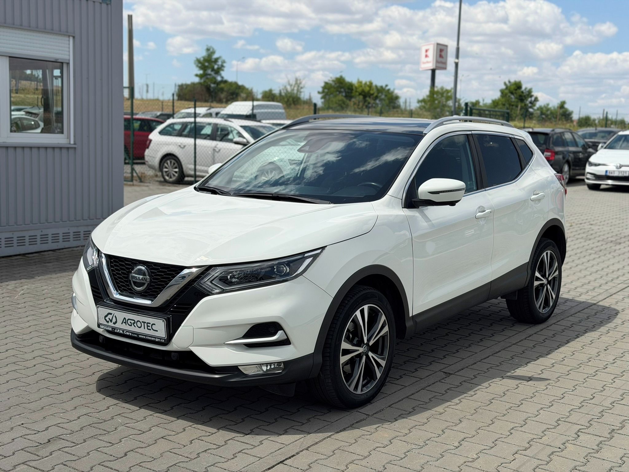 Nissan Qashqai, 1.3 DIG-T 103 kW N-Connecta - fotka 3