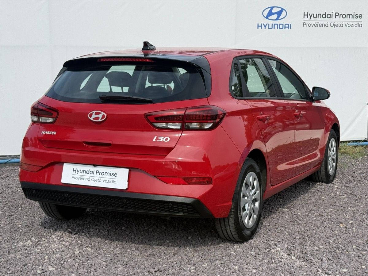 Hyundai i30, 1,5 CVVT 71kW Comfort - fotka 2