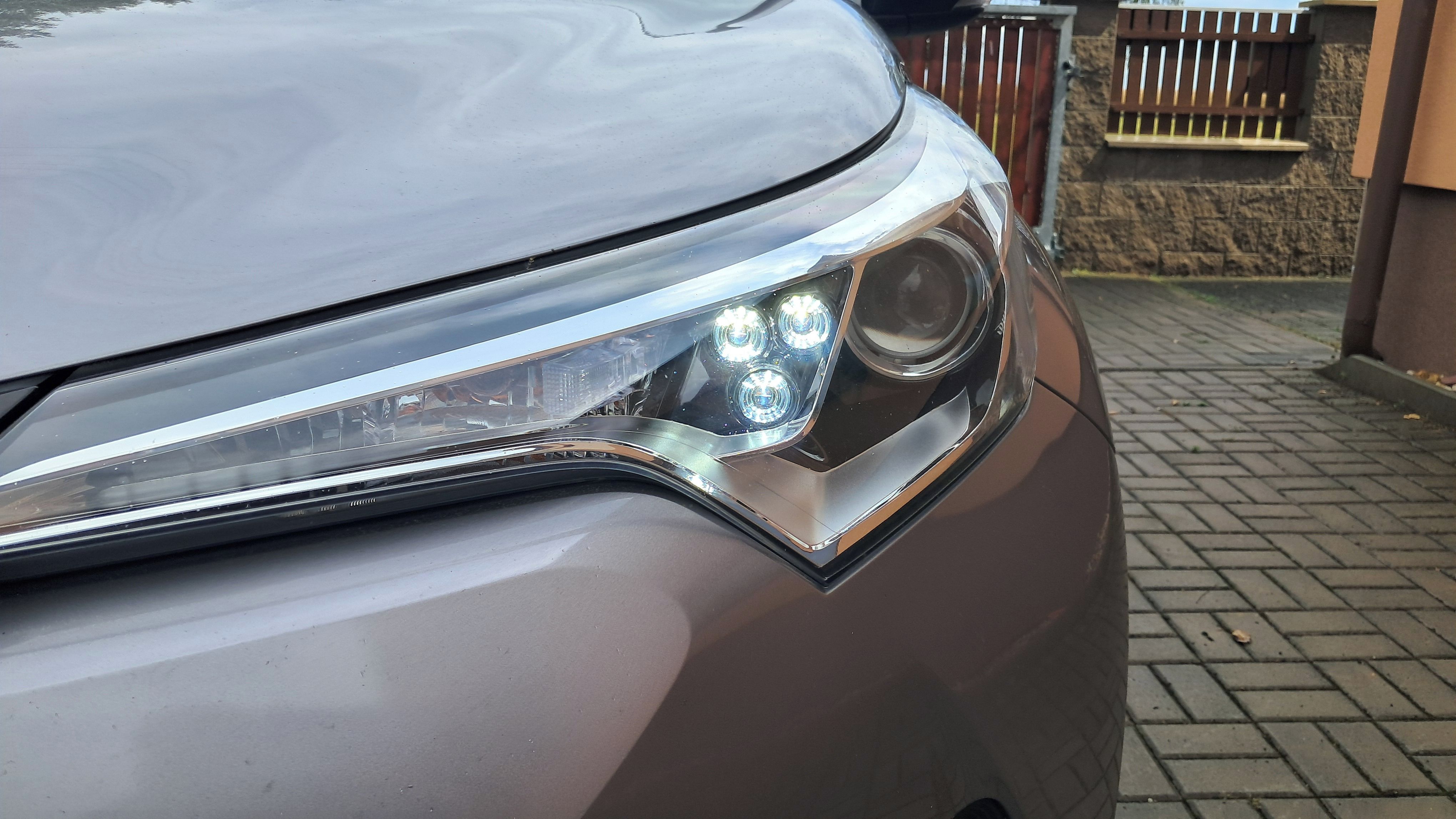 Toyota C-HR, 1.2 Turbo Dynamic ČR - fotka 6