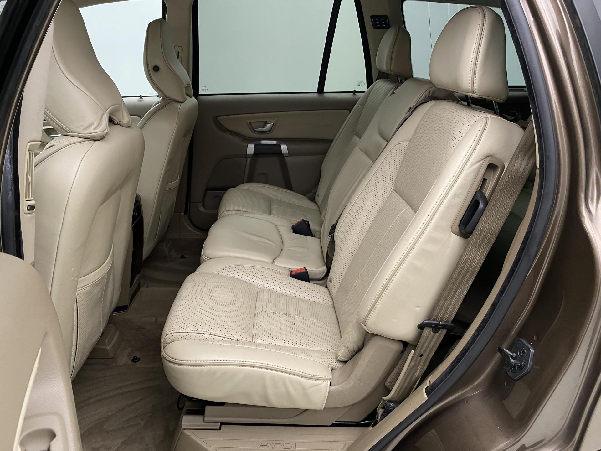 Volvo XC90, D5 AWD EXECUTIVE AUT CZ 7míst - fotka 5