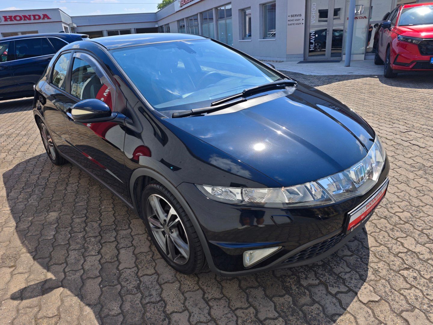 Honda Civic, 1.8 i-VTEC Executive Panorama - fotka 2