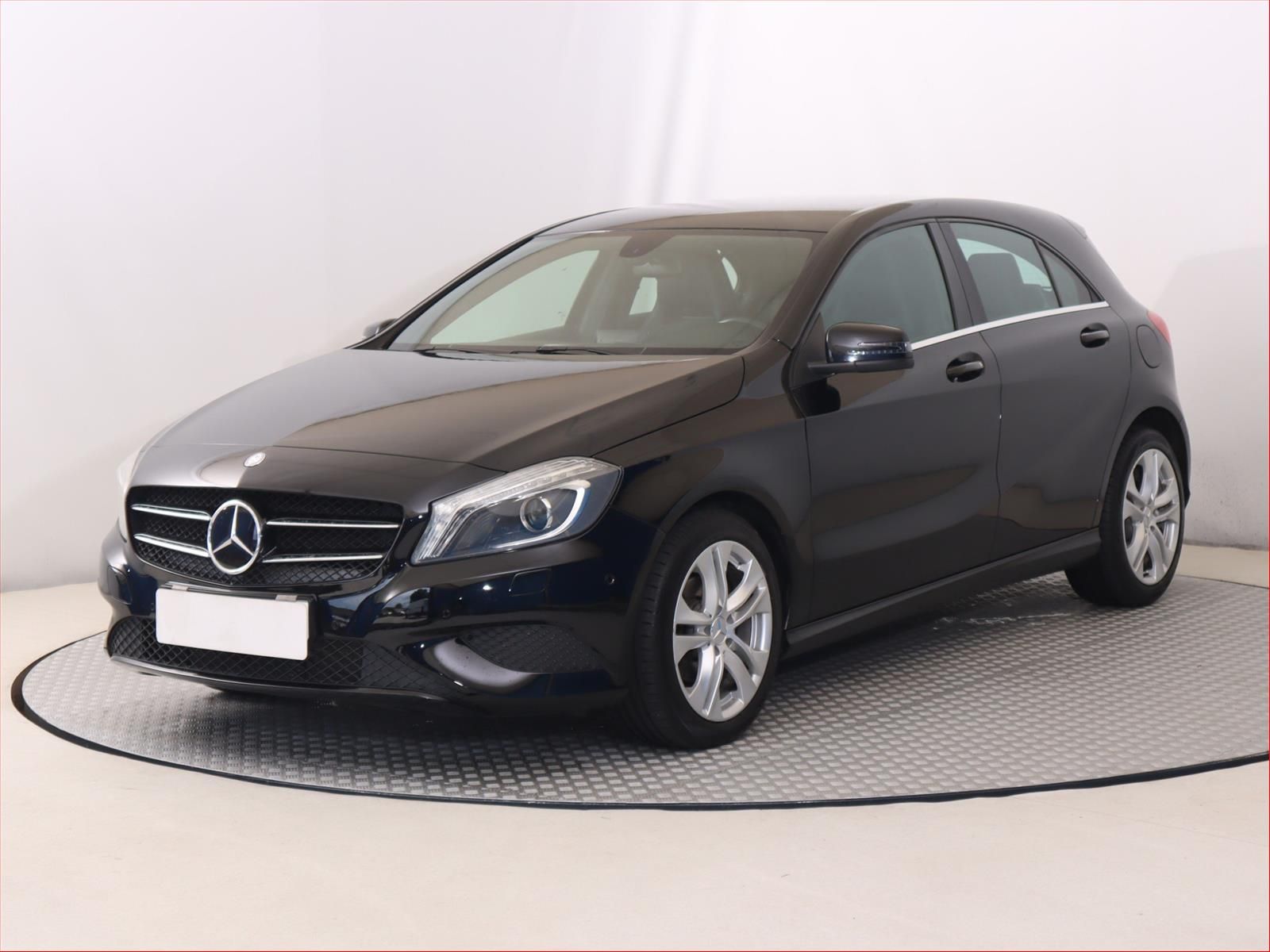Mercedes-Benz Třídy A, 180 d - fotka 2
