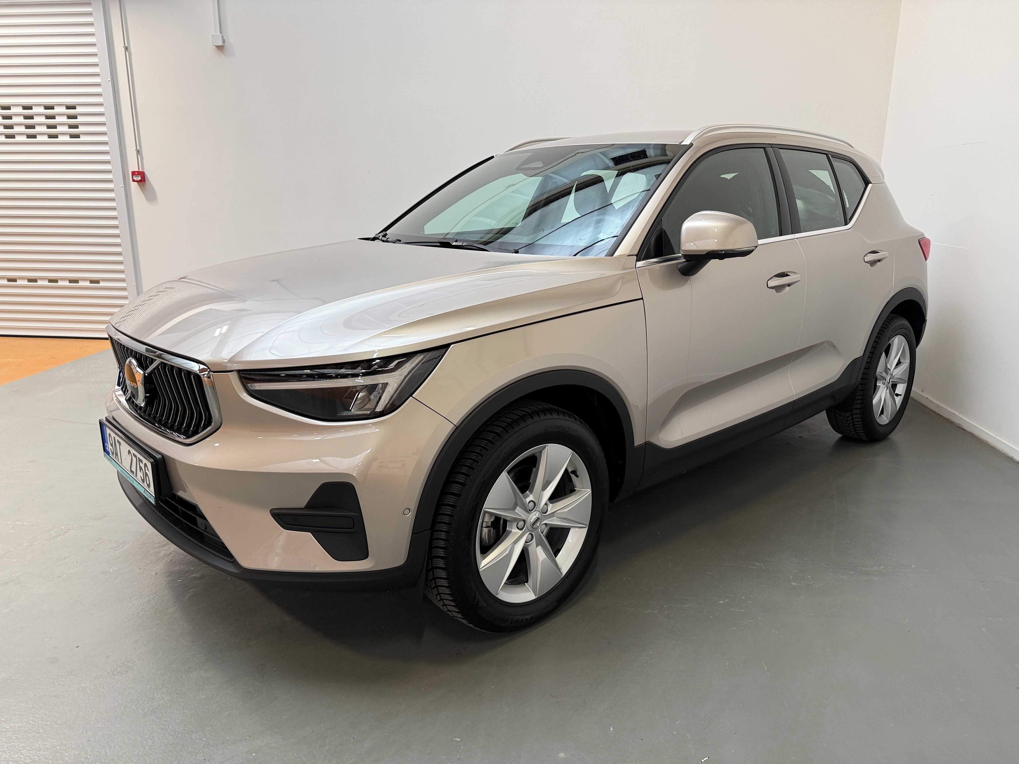 Volvo XC40, B4 Plus Bright DCT - fotka 2