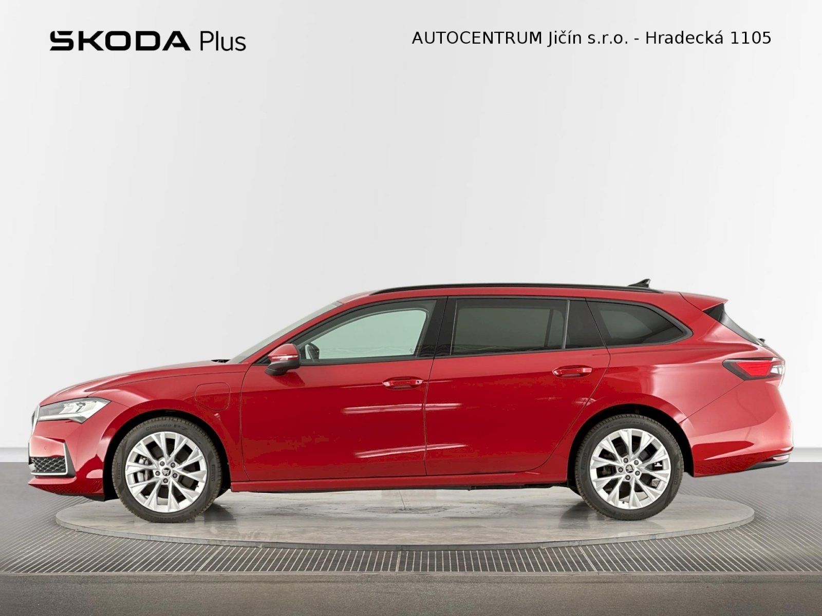 Škoda Superb, Combi iV DSG 1.5TSI 150kW Sele - fotka 3