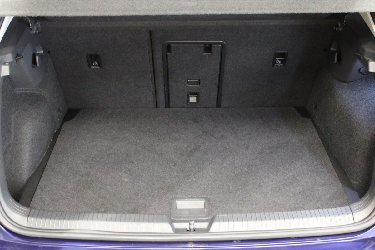 Volkswagen Golf, 1,0 TSI Life 1.majitel CZ - fotka 5
