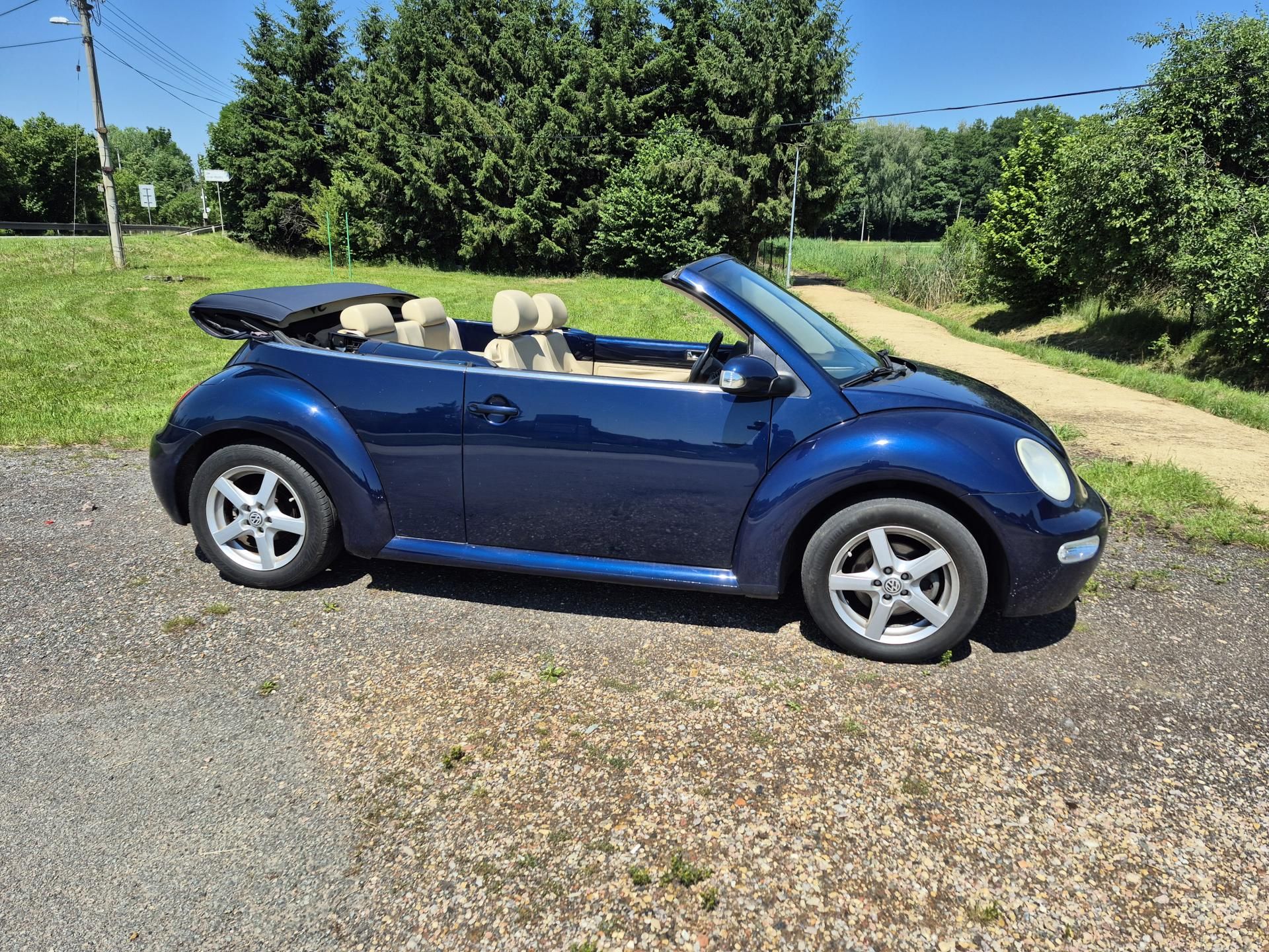 Volkswagen New Beetle, 2.0i  85Kw