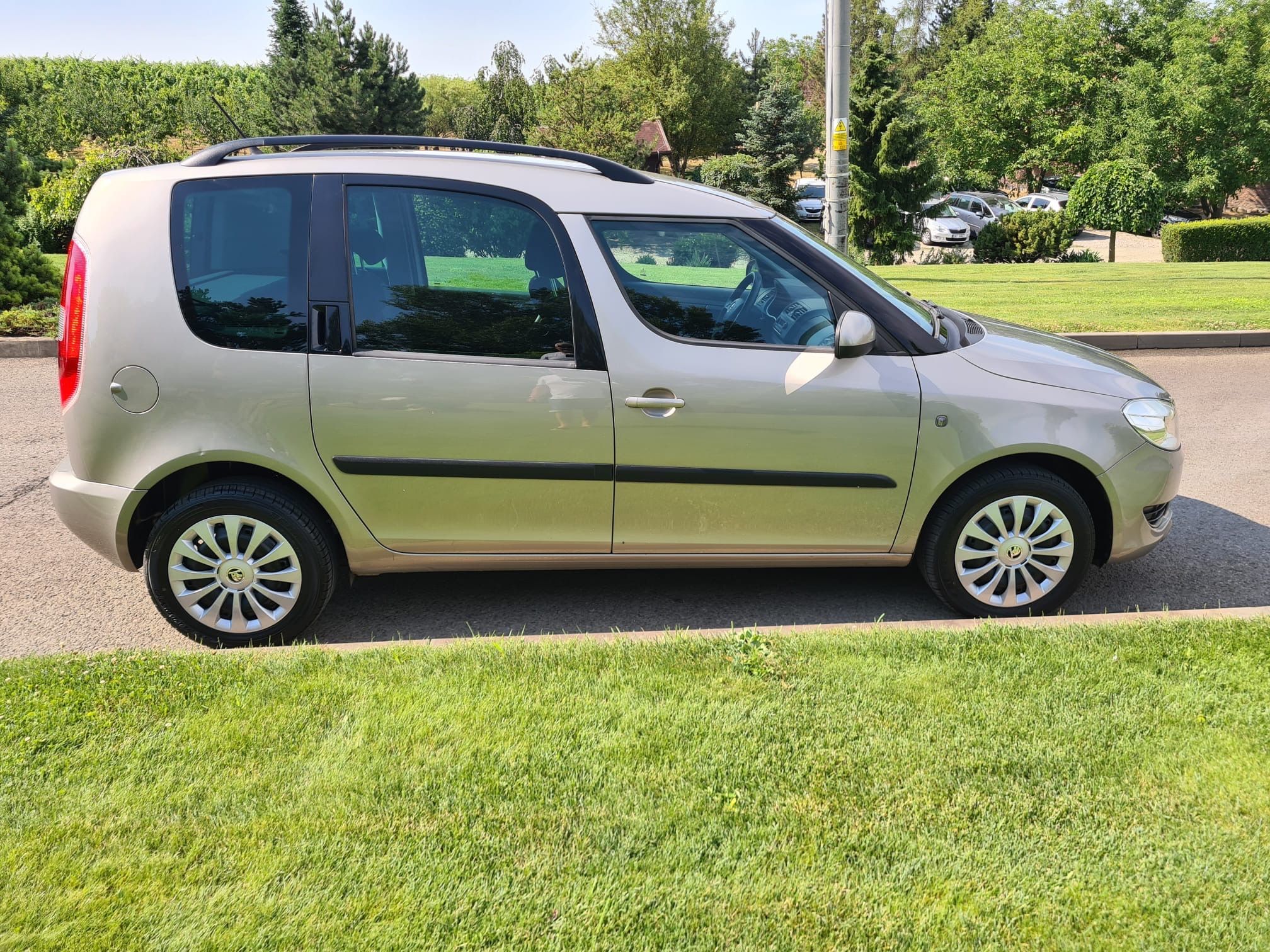 Škoda Roomster, 1.9 TDi 77KW TAŽ ZAŘ - fotka 6