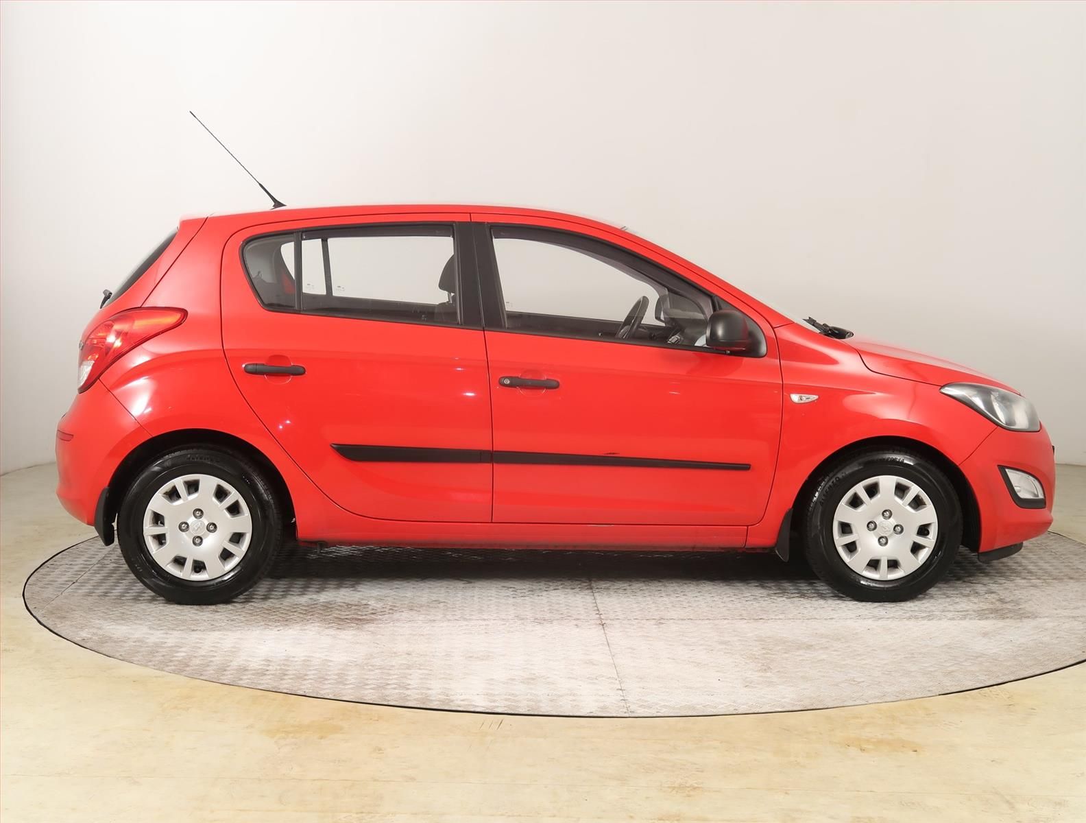 Hyundai i20, 1.2, v provozu, Klima - fotka 6