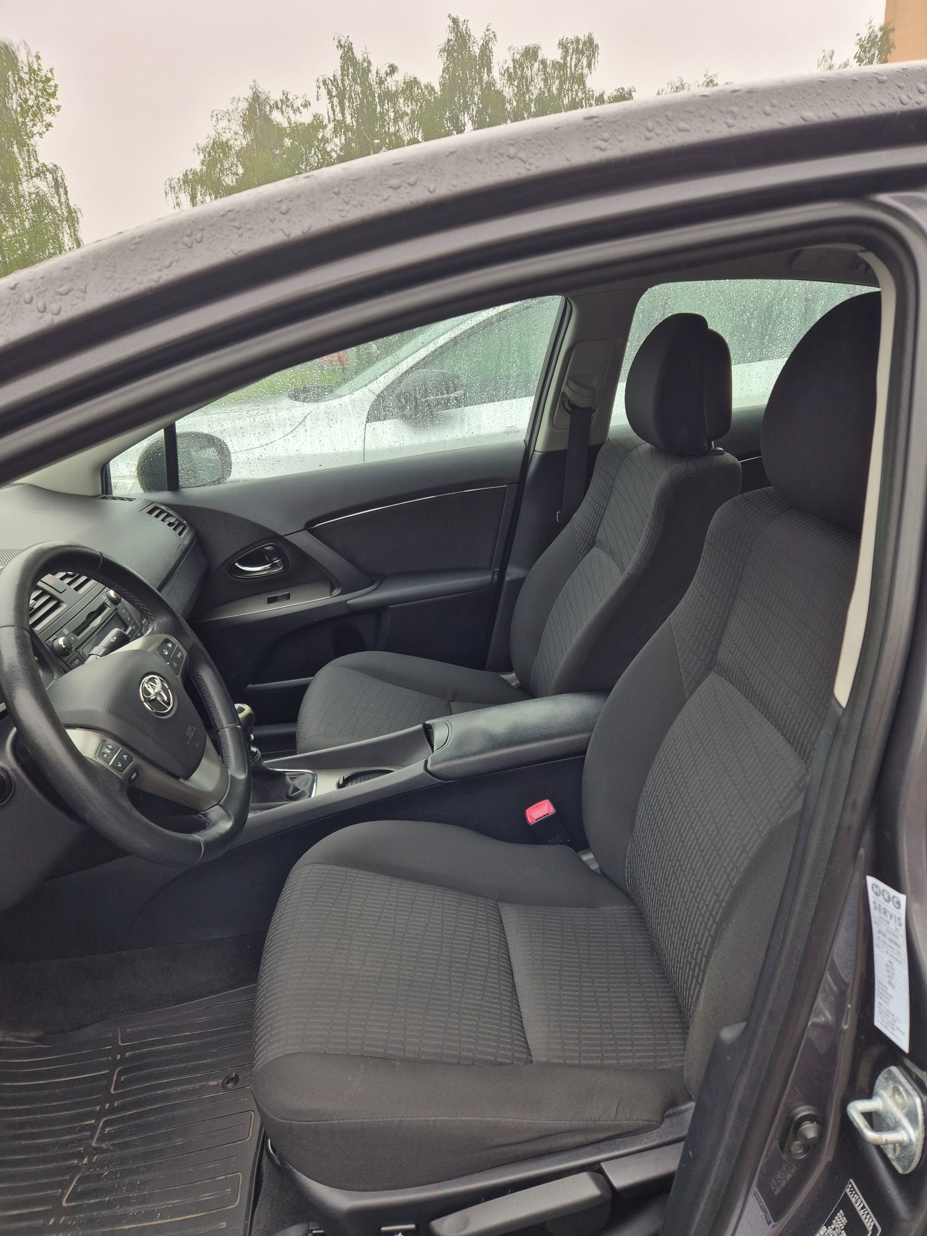 Toyota Avensis, Toyota Avensis 2.0 D-4D 93 kW - fotka 2