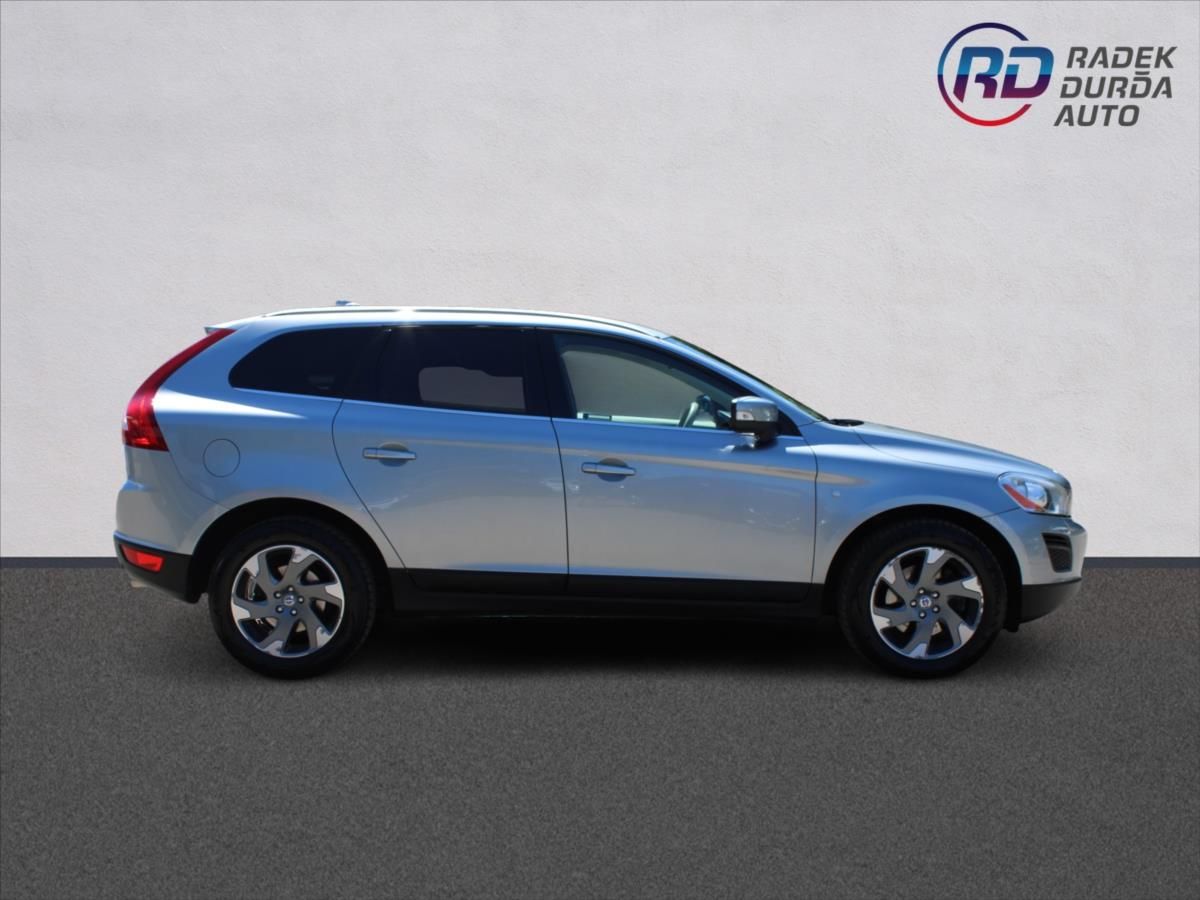 Volvo XC60, 2,4 D4  ČR,A/T,4x4,OCEAN RACE - fotka 4