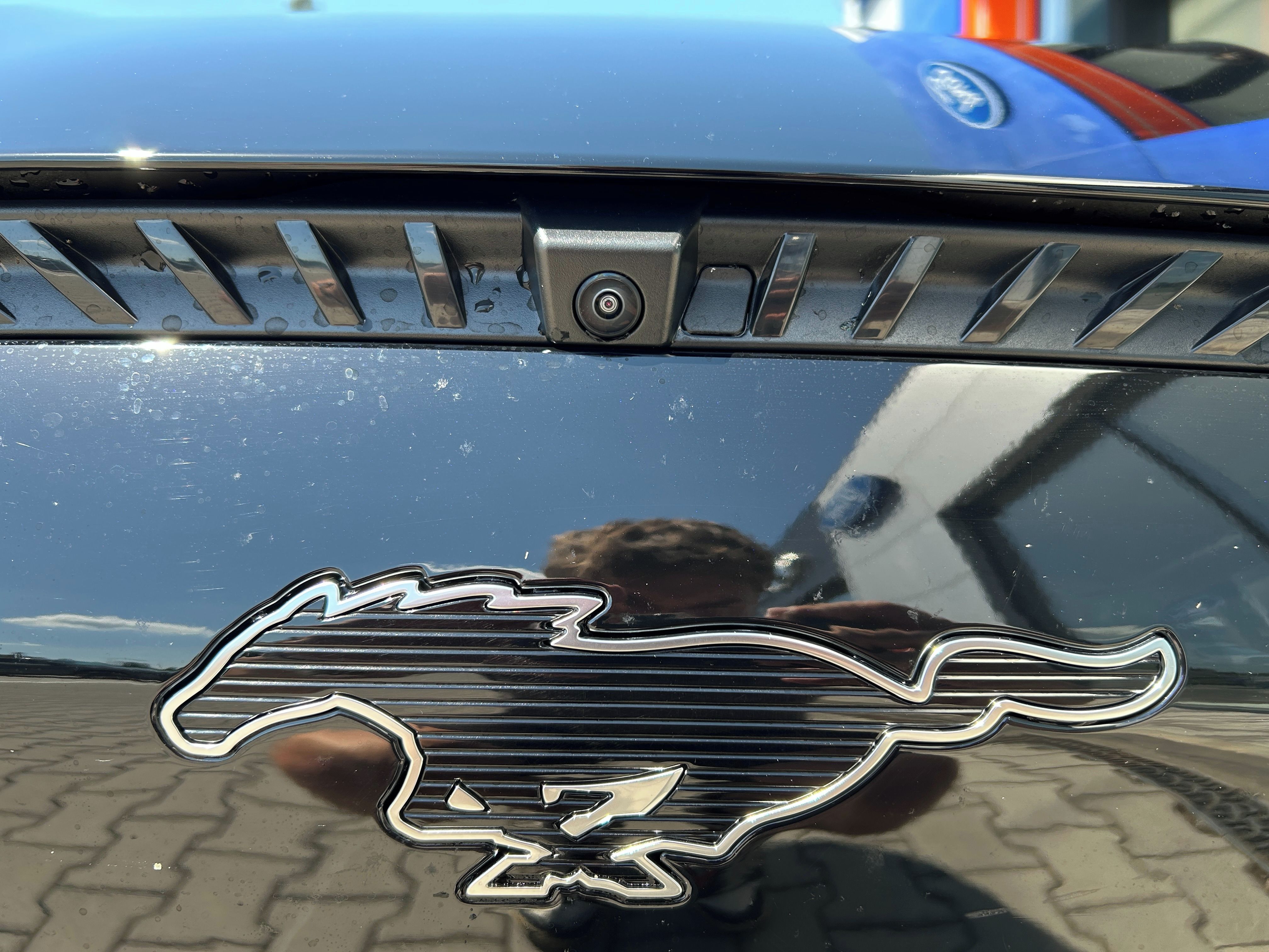 Ford Mustang Mach-E, 73 kWh  DOJEZD (197 kW/268 k) - fotka 3