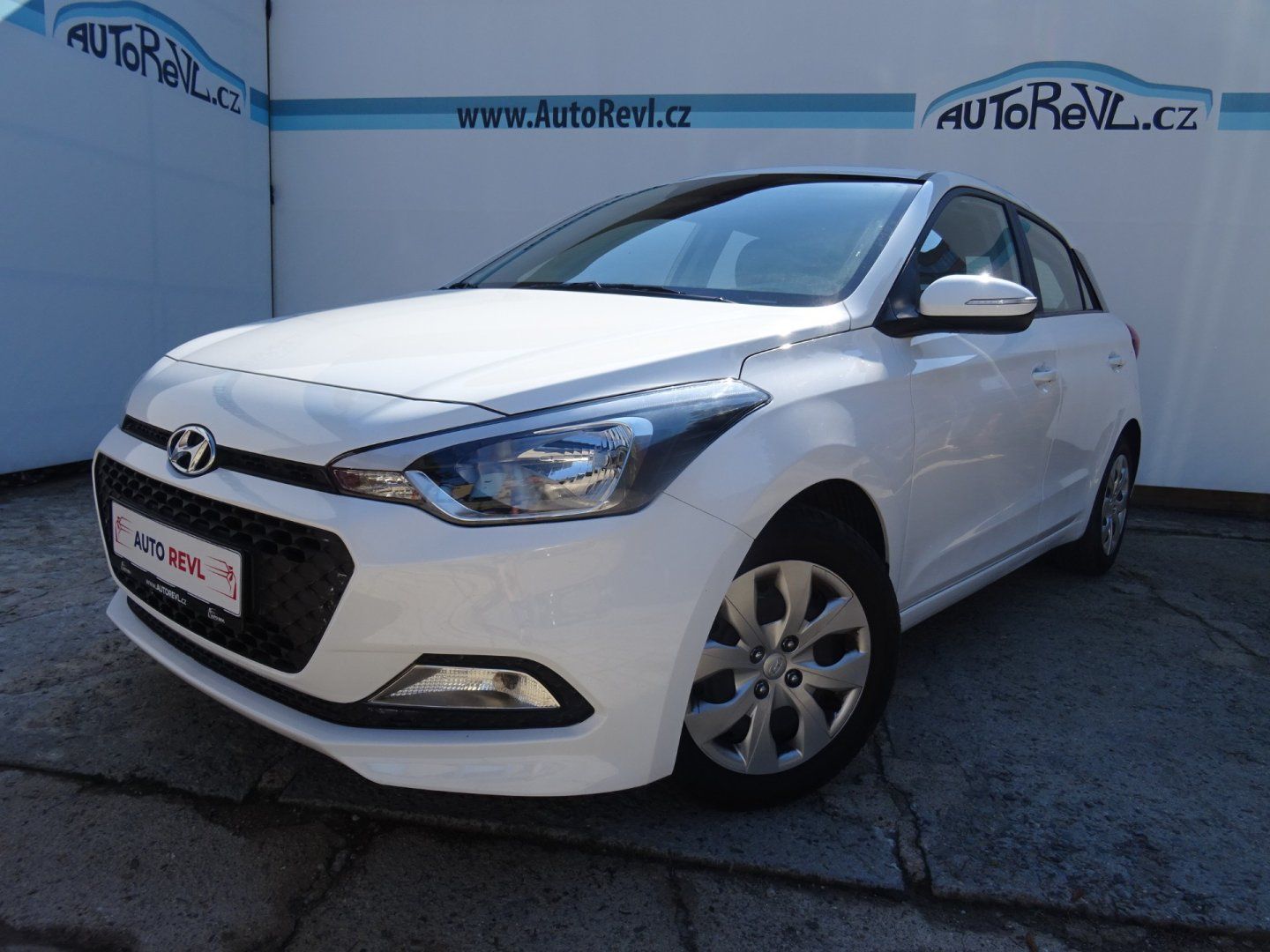 Hyundai i20, 1.2i,1maj,S.kniha,klima - fotka 2