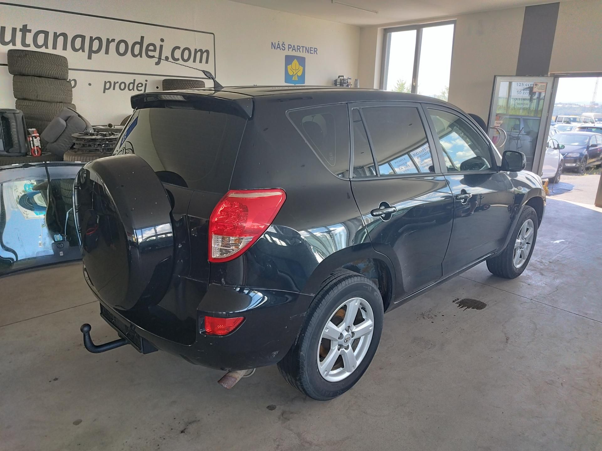 Toyota Rav4, 2,0I,112KW,4X4,ALU,TAŽNÝ - fotka 5