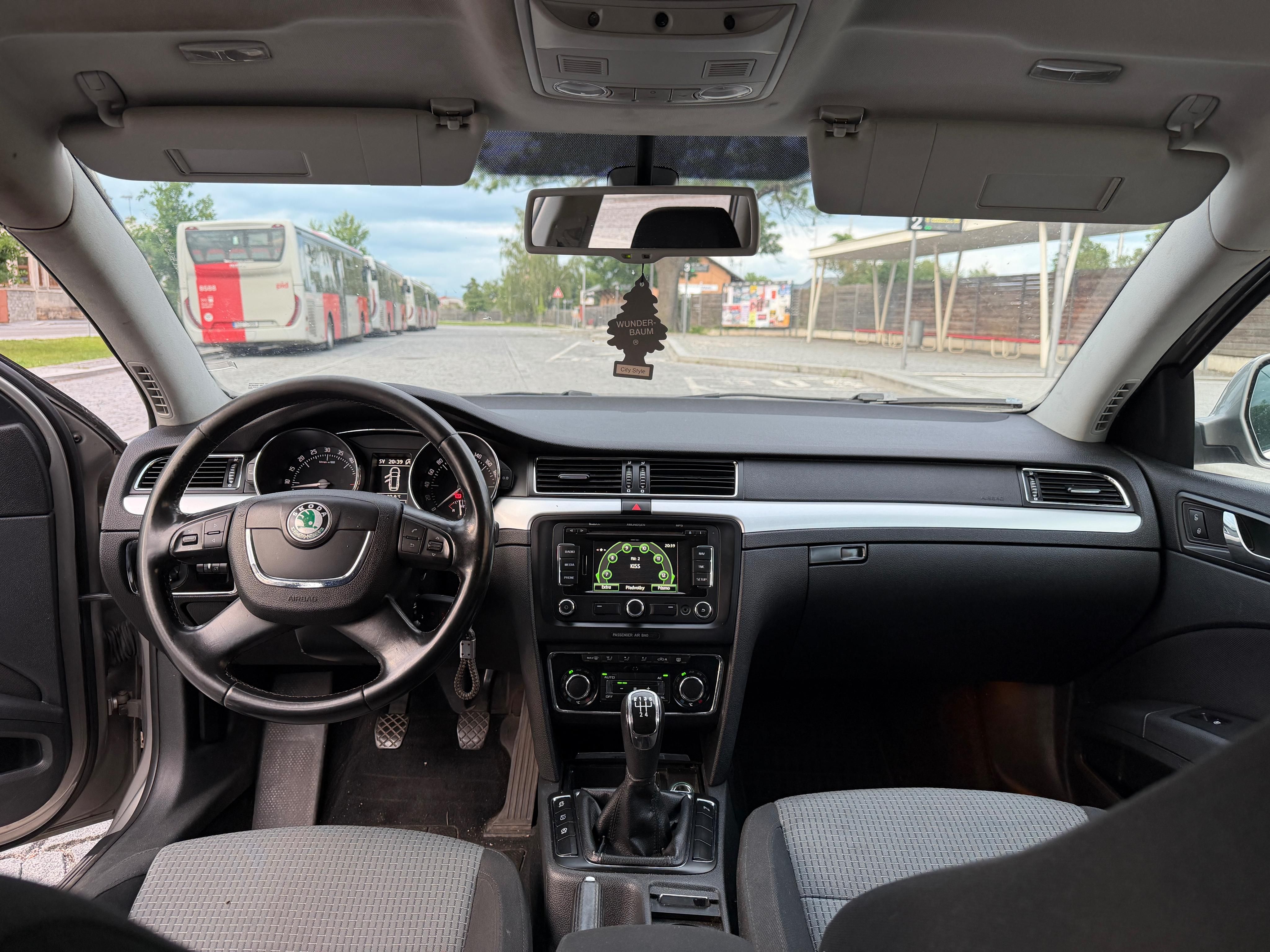 Škoda Superb, 1.6 TDi 77kW, tažné, STK 02/27 - fotka 2