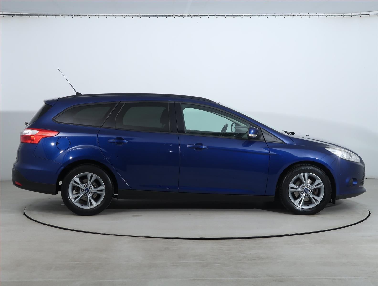 Ford Focus, 1.0 EcoBoost, po STK - fotka 6