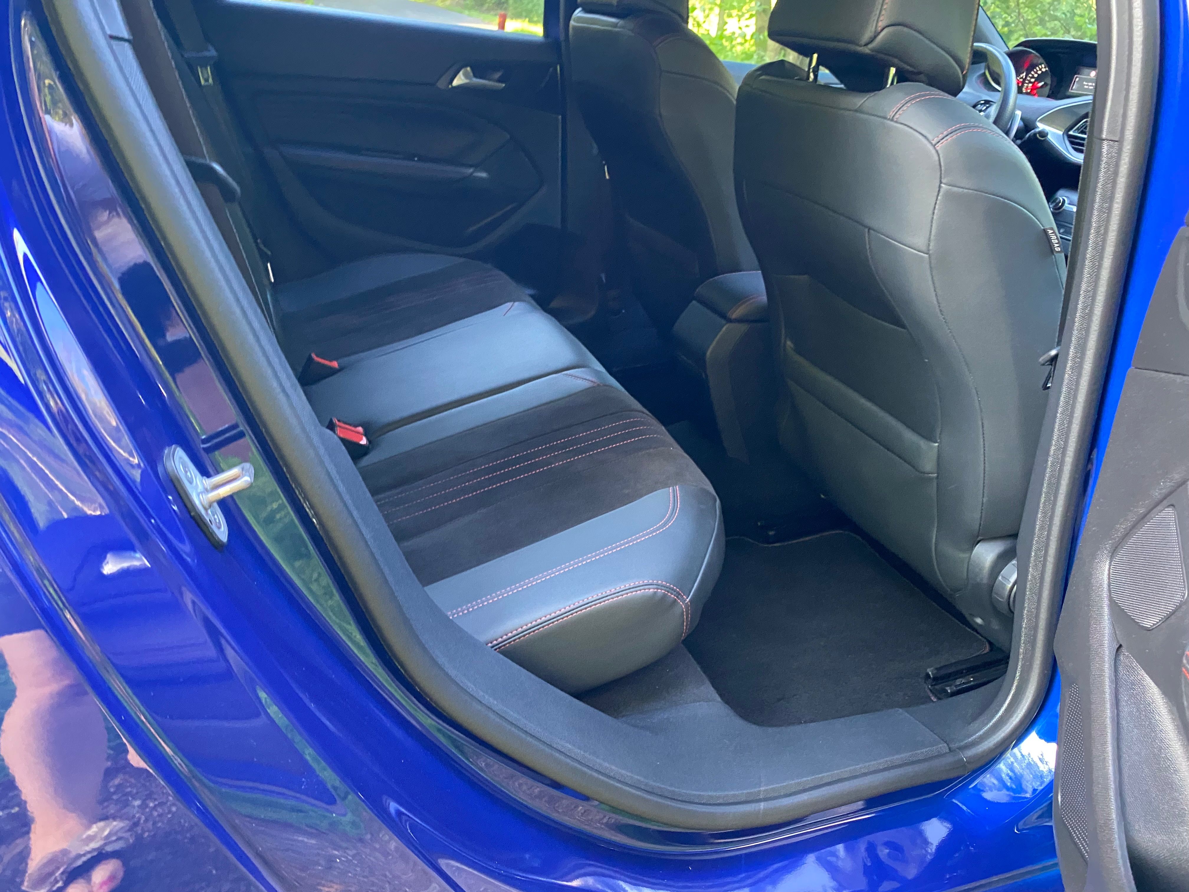 Peugeot 308, SW GT 2.0 180k BlueHDI EAT8 - fotka 6