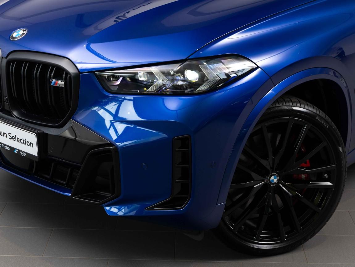 BMW X5, M60i - fotka 6