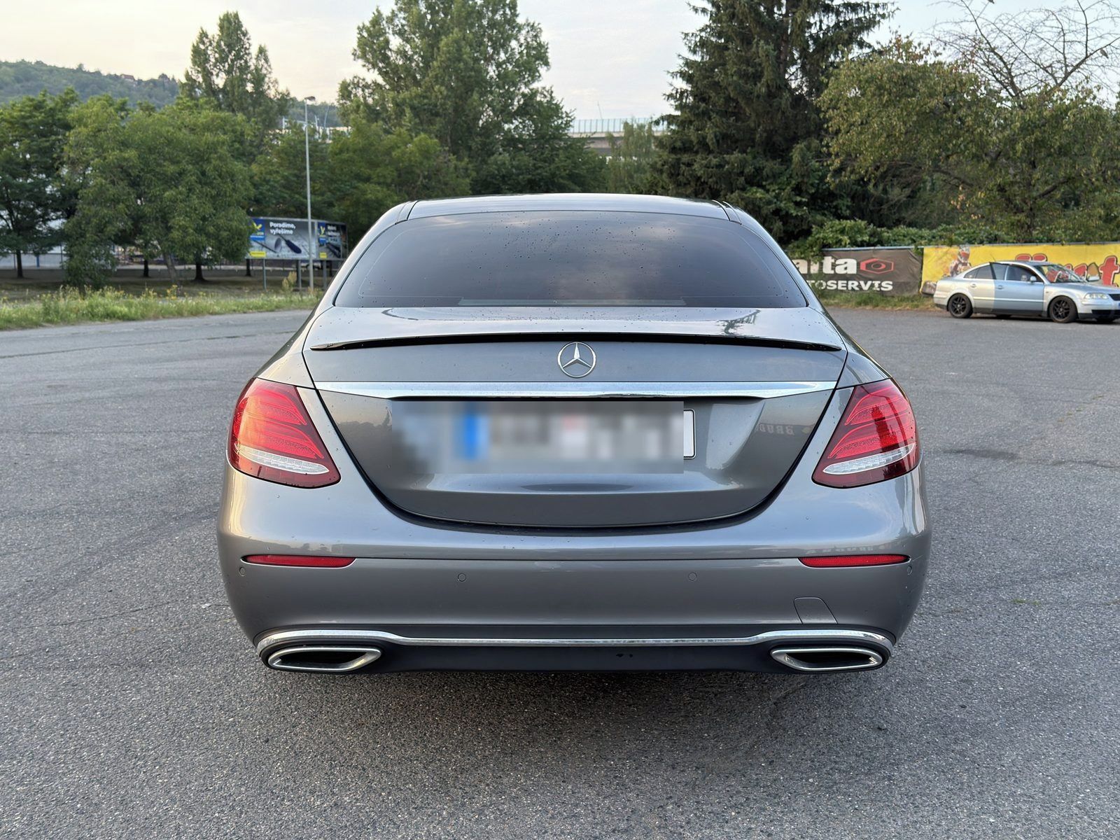 Mercedes-Benz Třídy E, ODPOČTOVÝ Mercedes-Benz E 220 - fotka 5