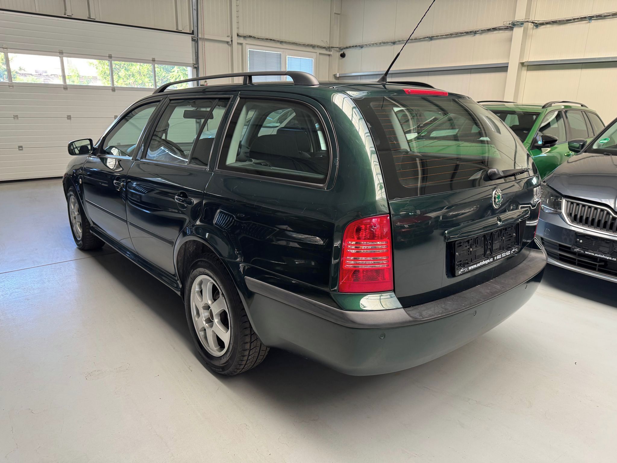 Škoda Octavia, combi 2.0i Elegance - fotka 4