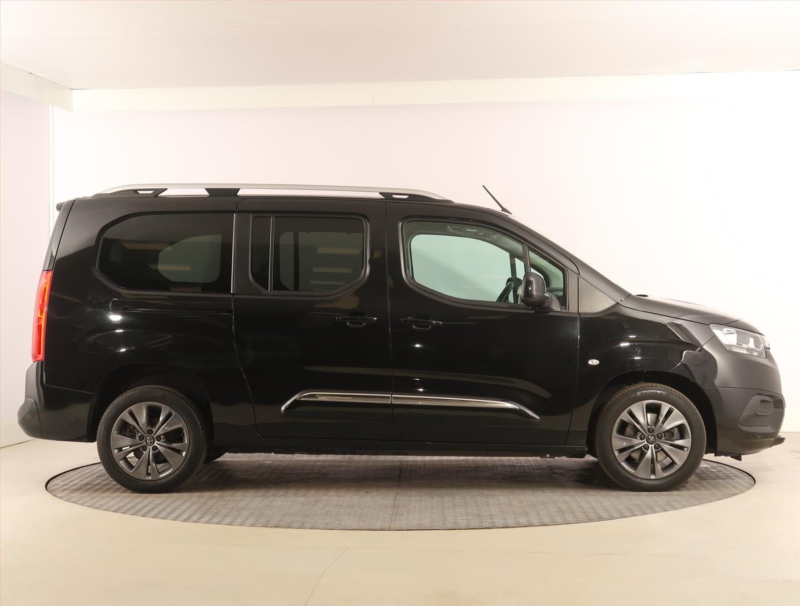 Toyota Proace City Verso, Maxi 1.2 T, Family, 7Míst - fotka 6